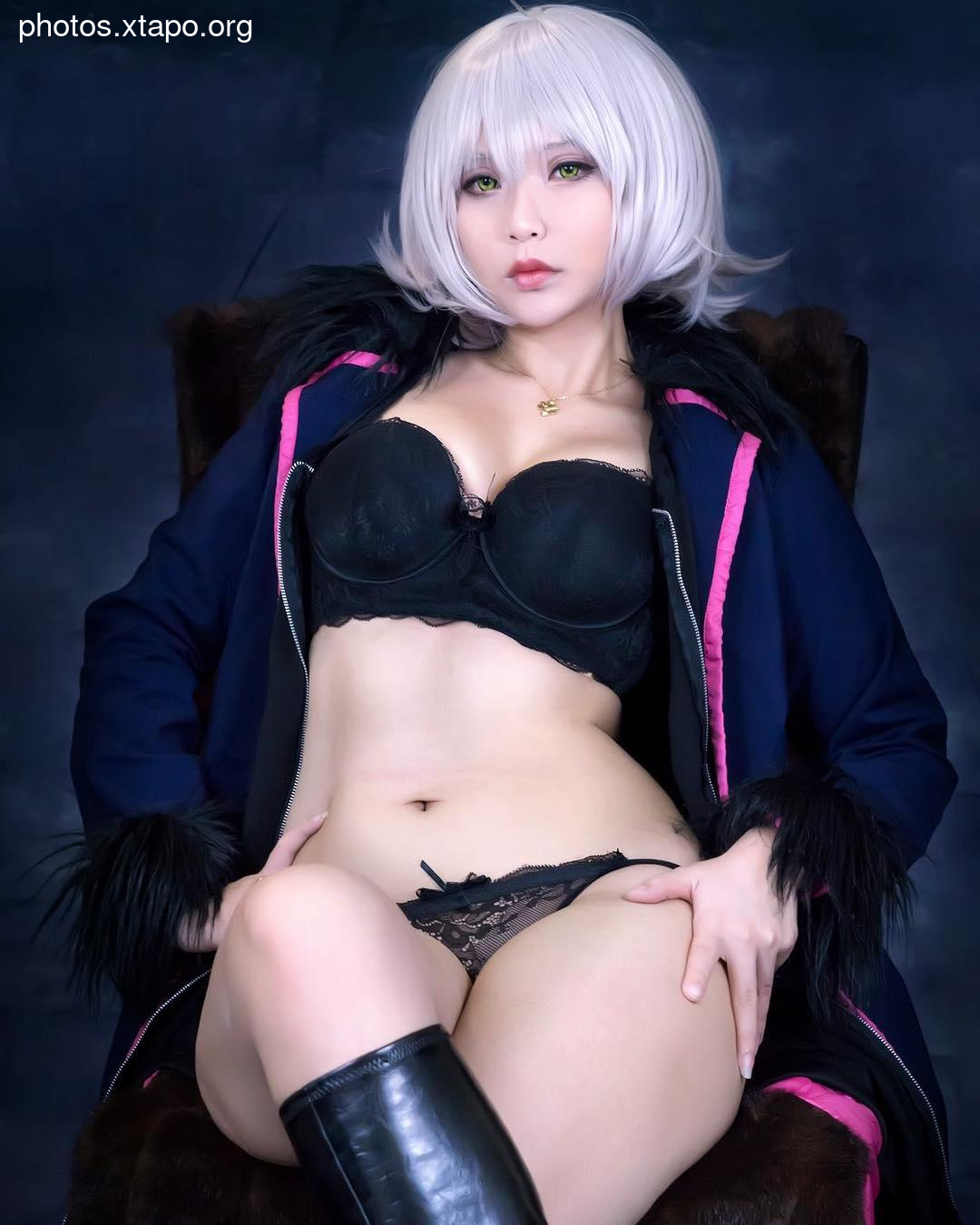 Hana Bunny Cute Cosplay Picture and Photo