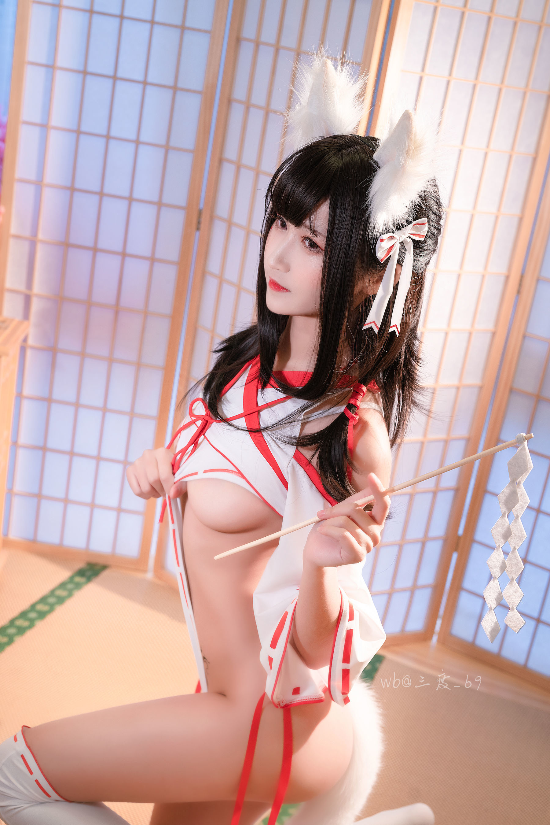 Weibo girl three degrees_69 fox witch maid