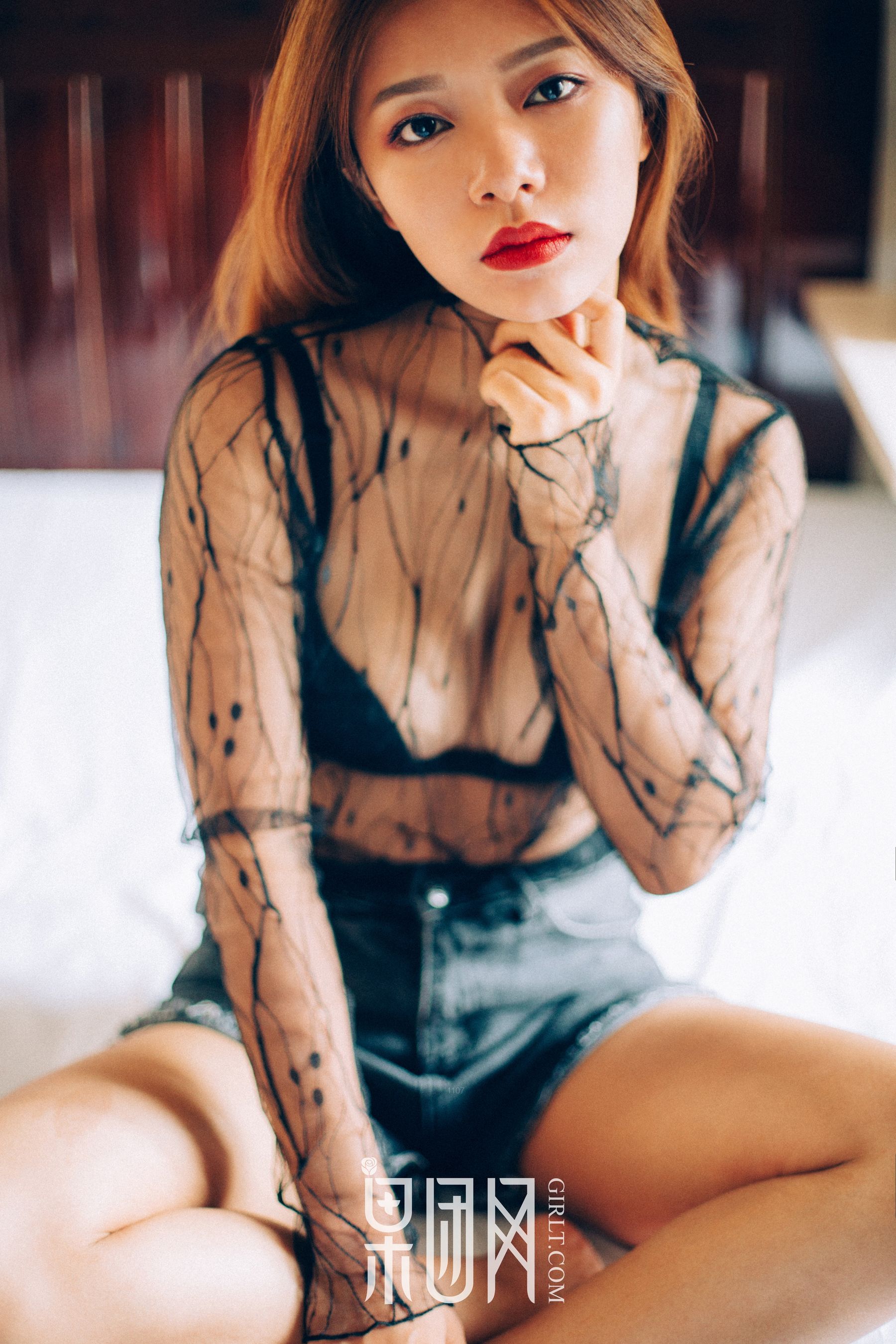 Sexy girl crispy breasts and hips black silk stingy fruit group network Girlt No.068