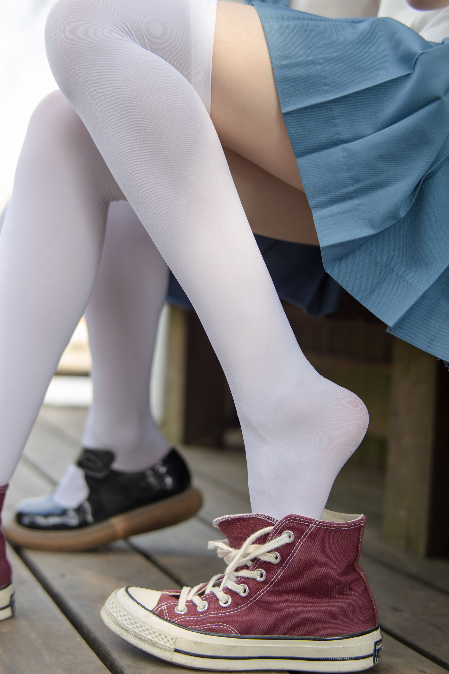 Mori Consortium JKFUN-025 Mo Mo & amp; AIKA 80D white silk overweight socks