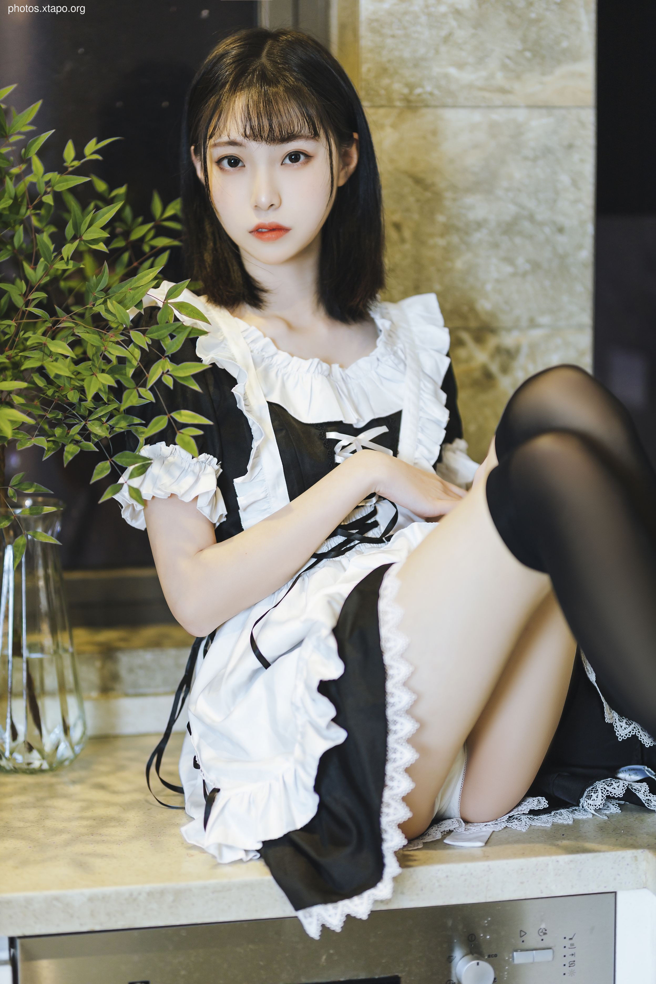 Xu Lan Lan short skirt maid