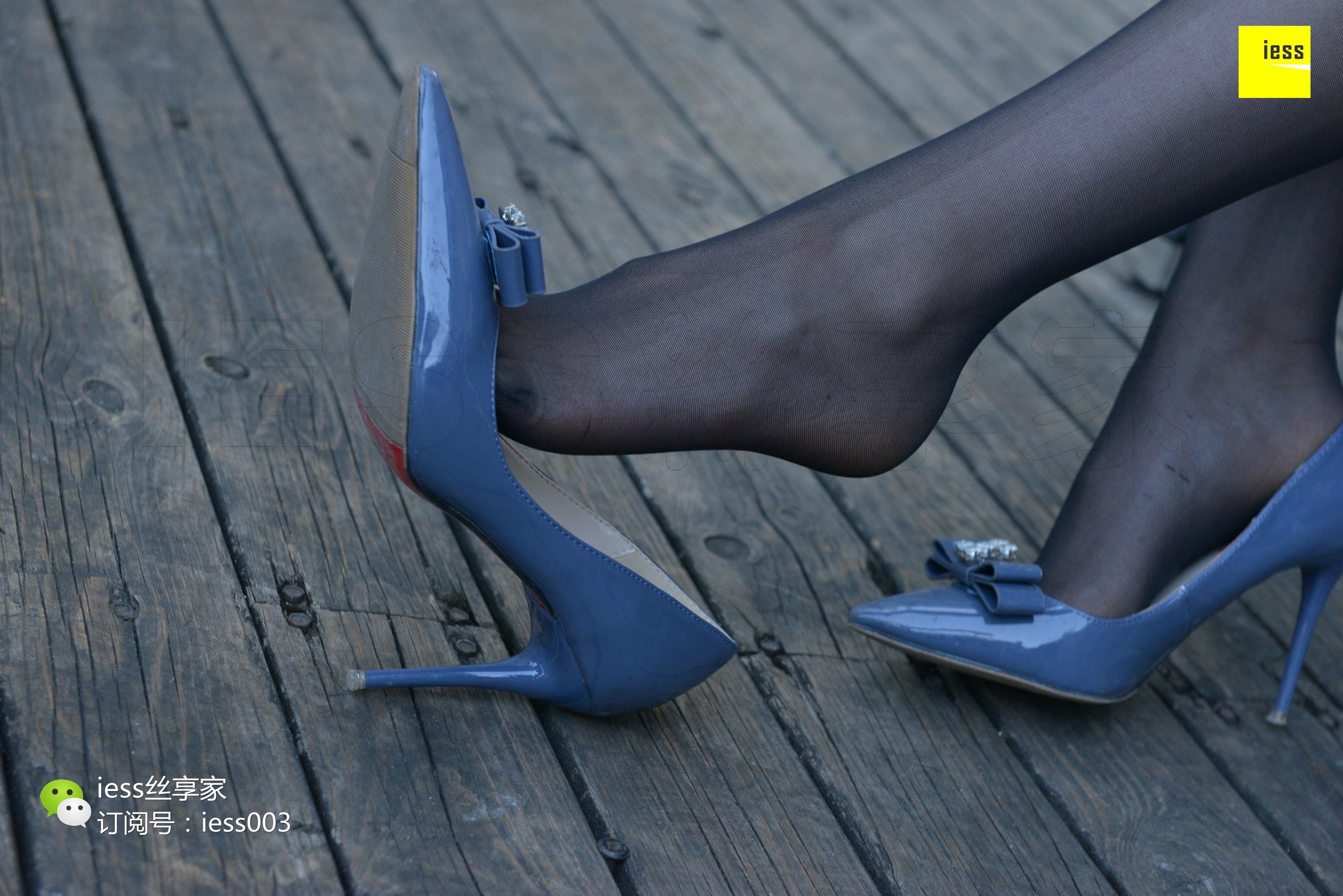 Si Xiangjia 049 Cong Cong Black Silk Play Stone IESS is thinking about it