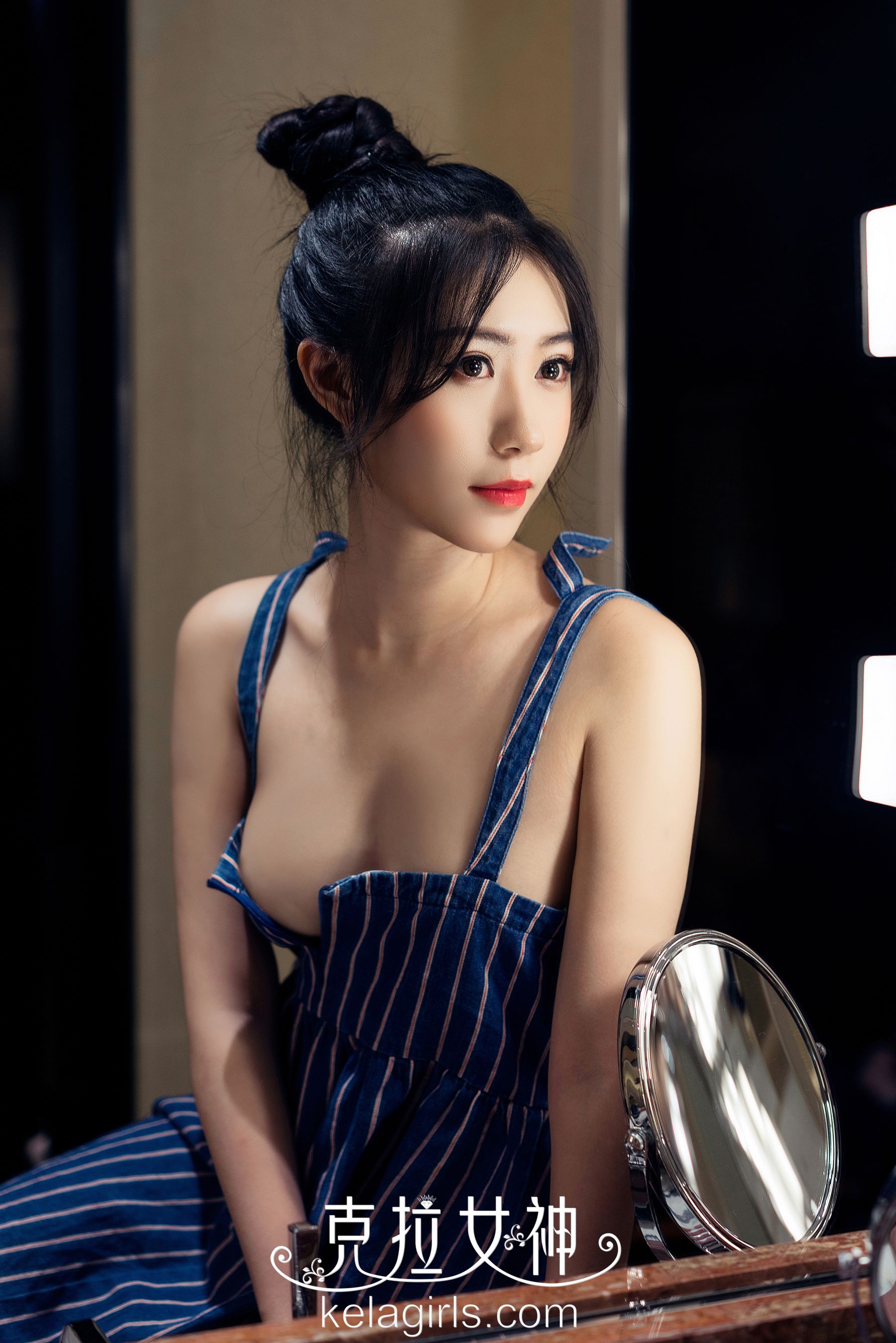 Kobayashi Golden House Tibetan Beauty Like Jade Crane Goddess