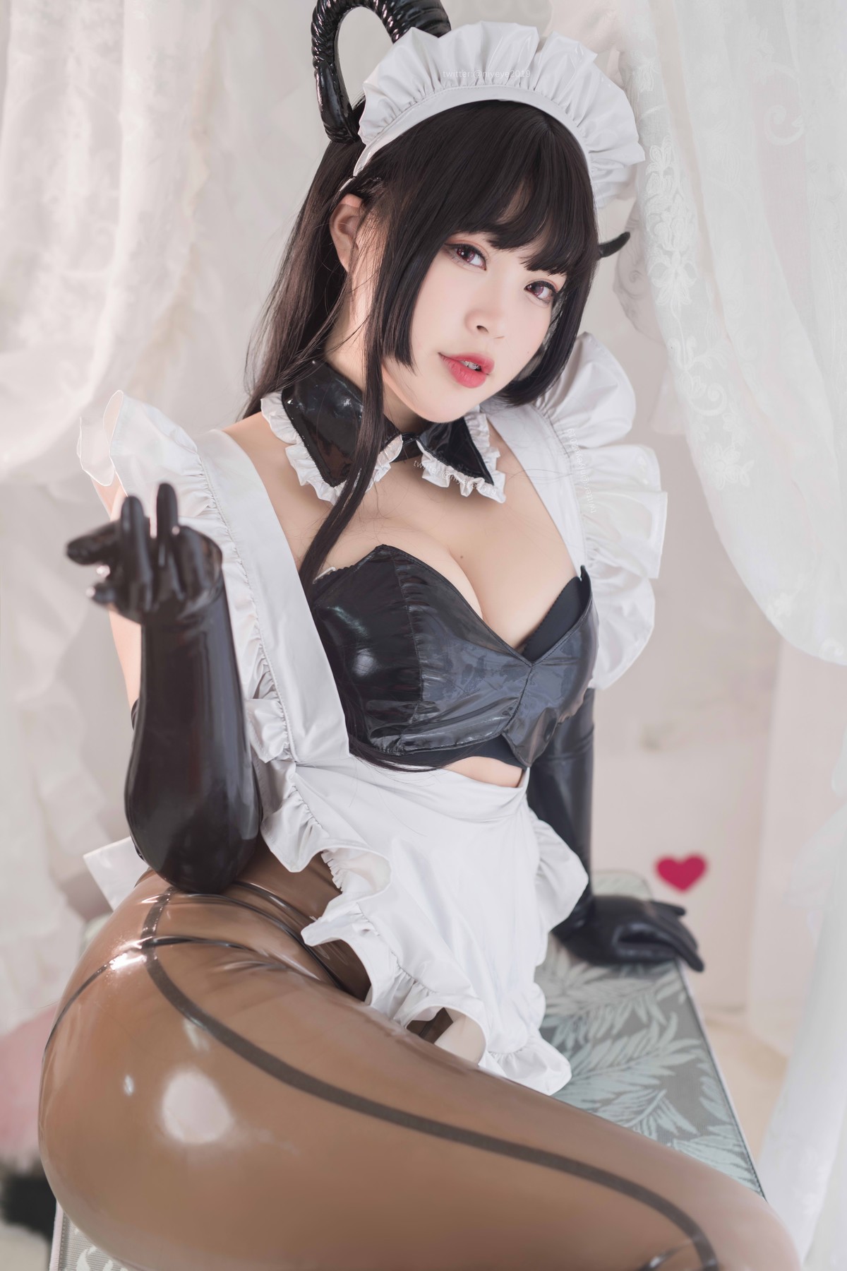 Cosplay Bai Ye rubber coat succubus sister