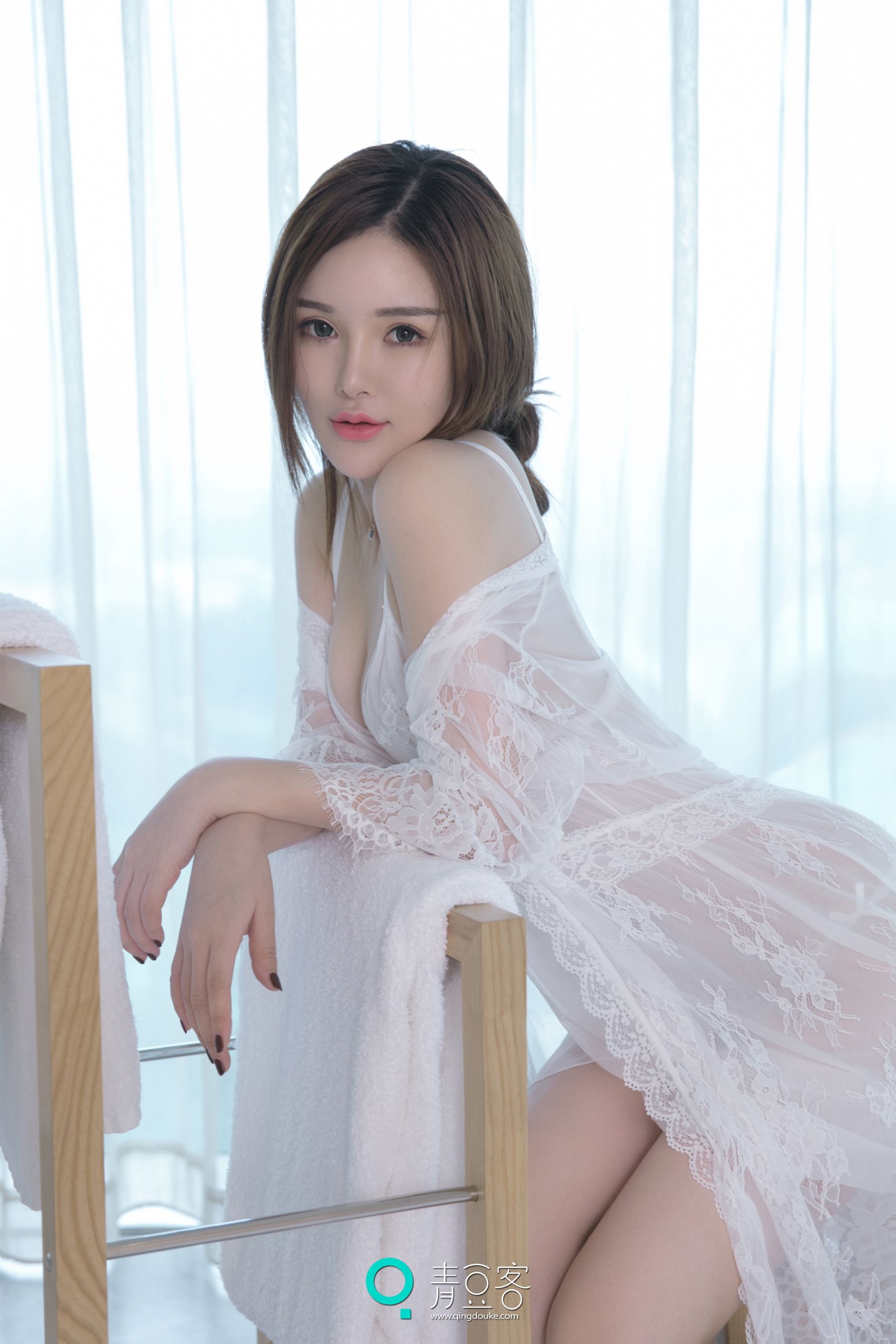 Chen Yuxi Sling skirtperspective lacesexy sweater 青 陈