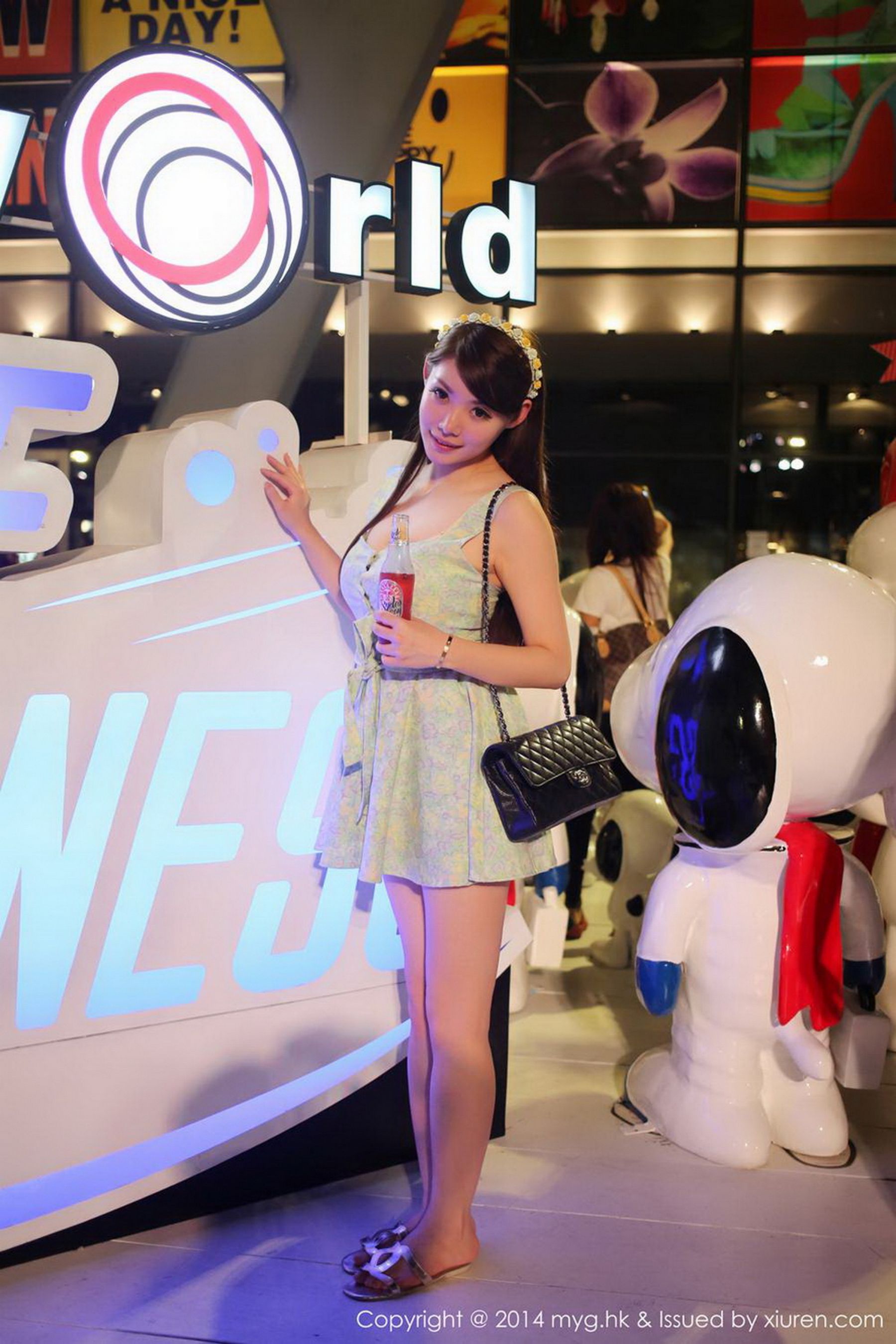 Mara sauce Thailand Travel sexy underwearshort skirt street shot