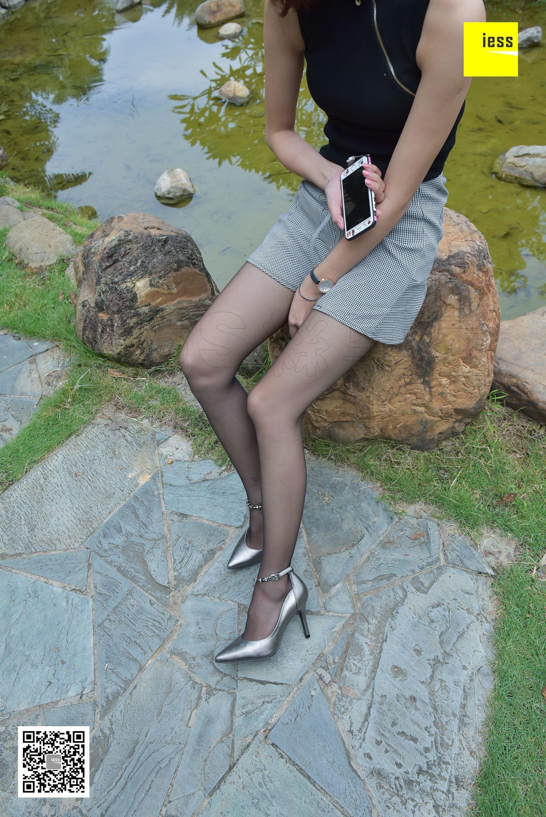 Silkxiang Home 115 Autumn and Autumn The Black Silk Beauty of the Garden IESS is thinking about it