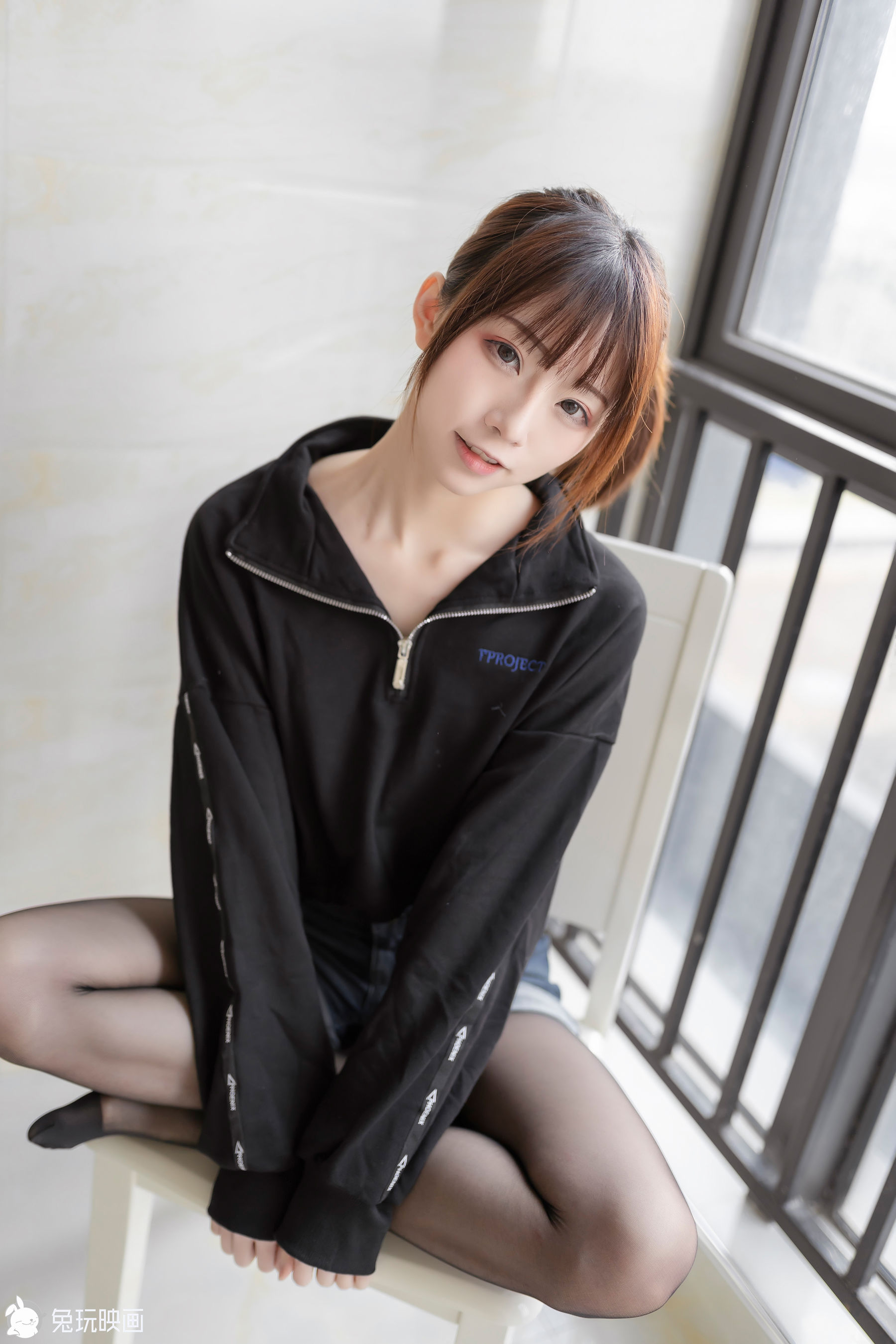 Rabbit Playing -The selected recommendation Vol.042 Single -end girl