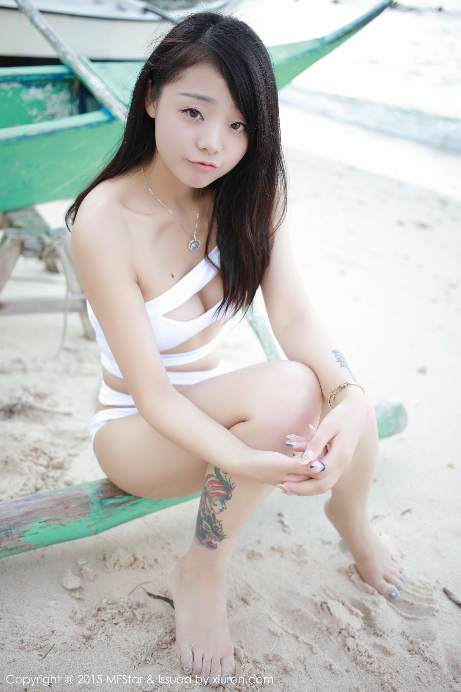 2 sets of bikini series in Bella Long Beach Travel Model Vol.016