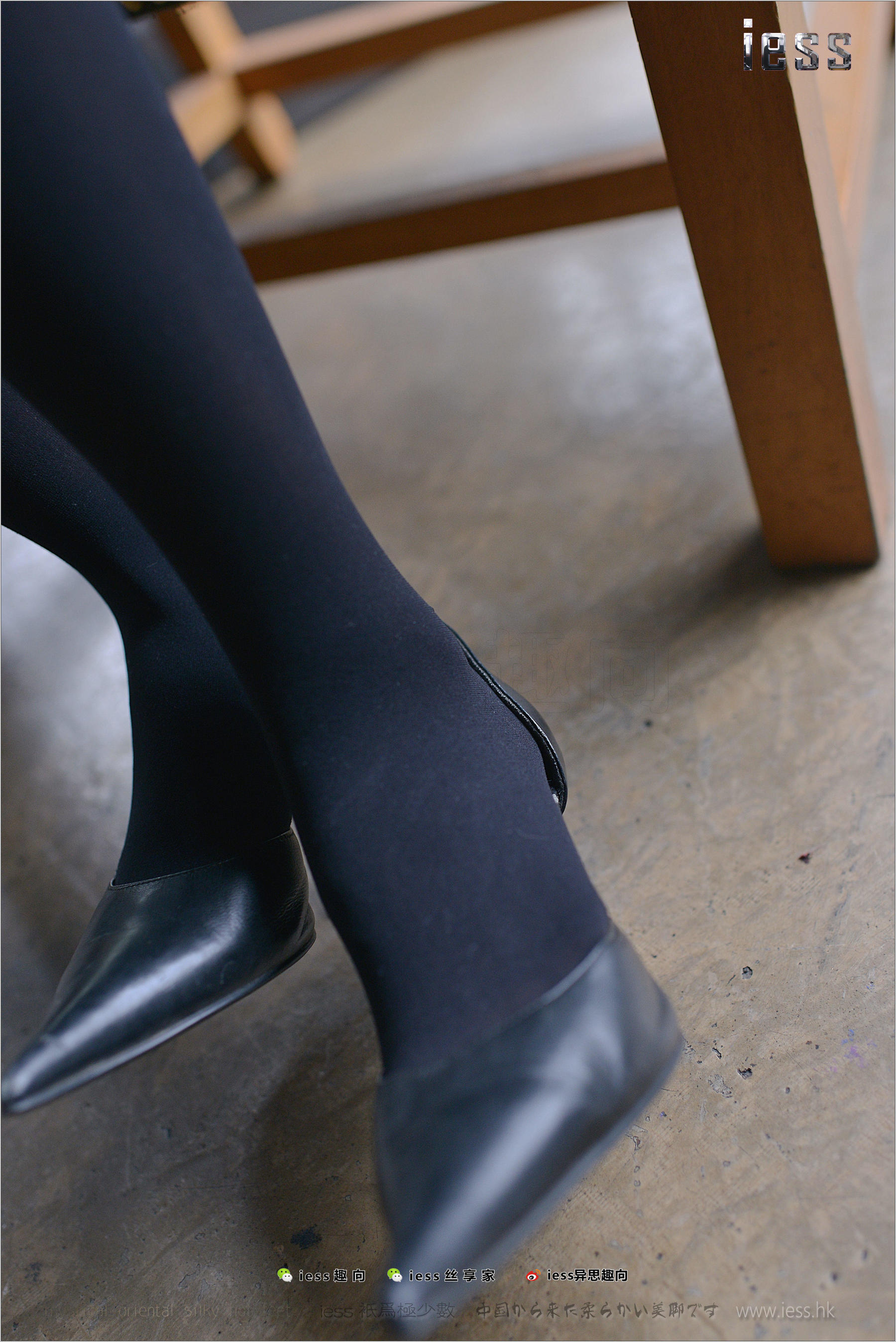 Ruoqi 50D thick black silk and super pointed high heel