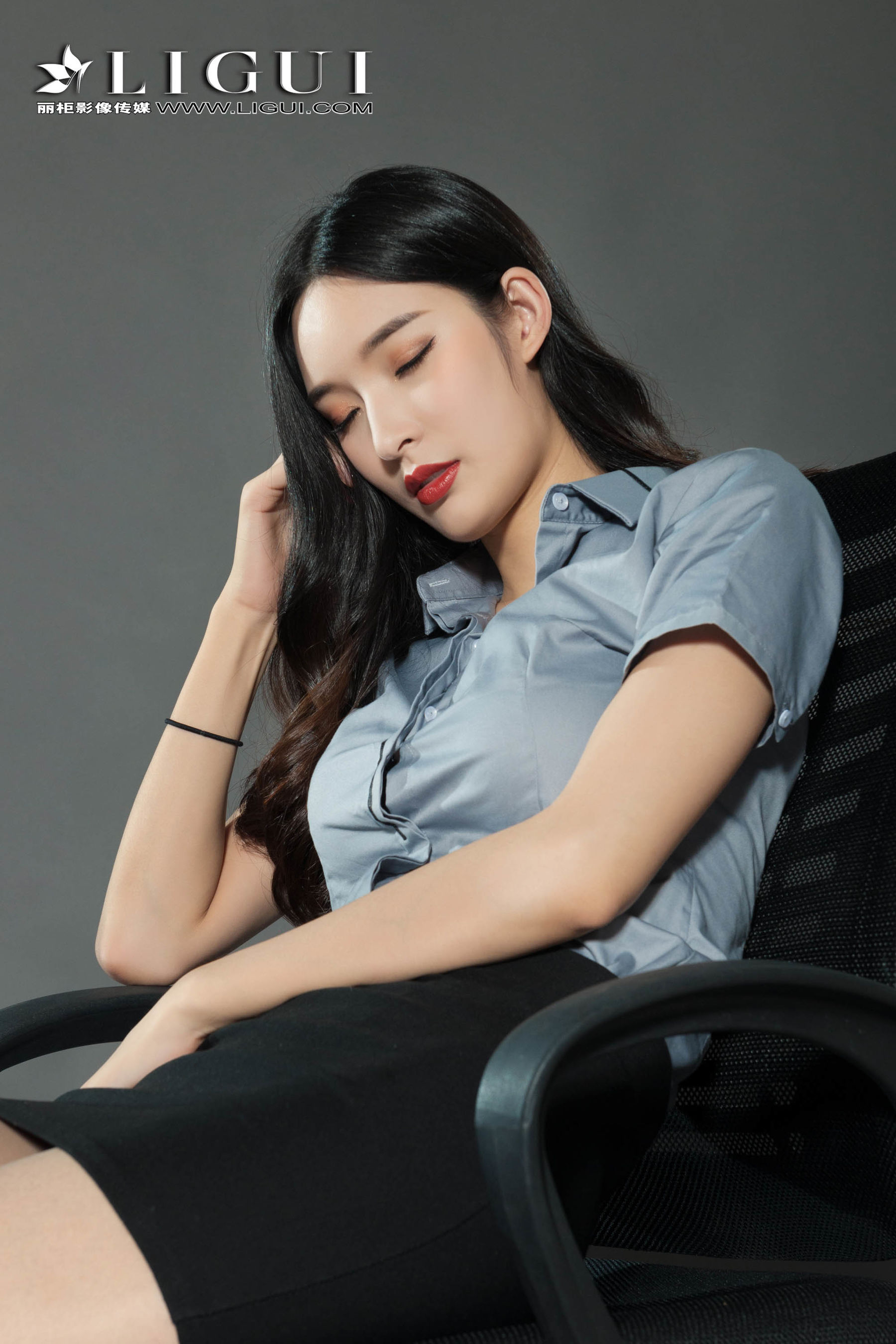 Li Cabinet Ligui Internet beauty model ice cream & amp; Xiaoxiao