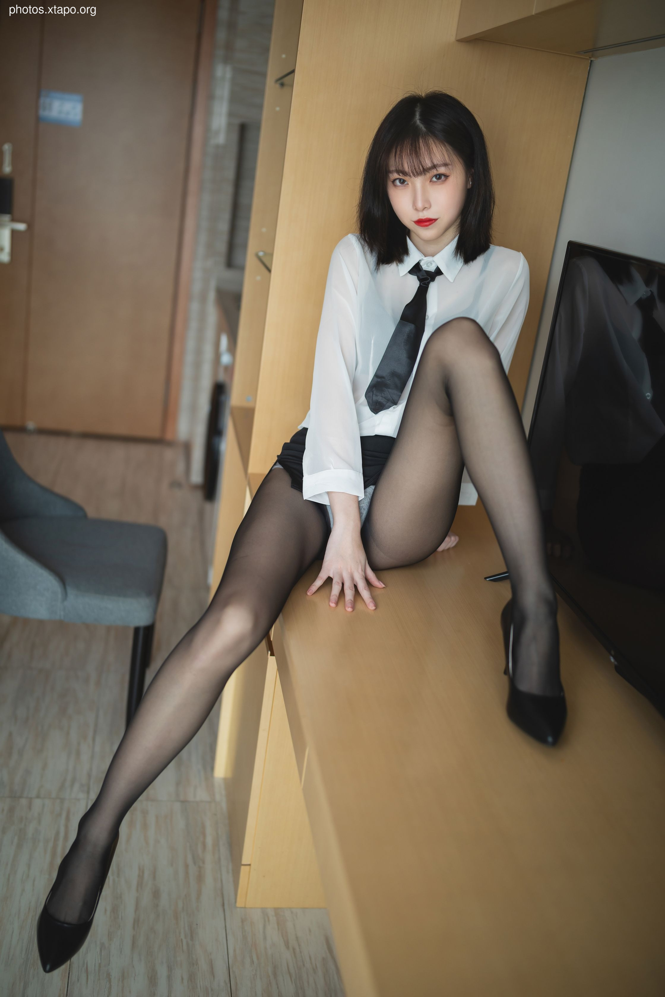 Xu Lan No.002 OL Uniform 41p-587MB