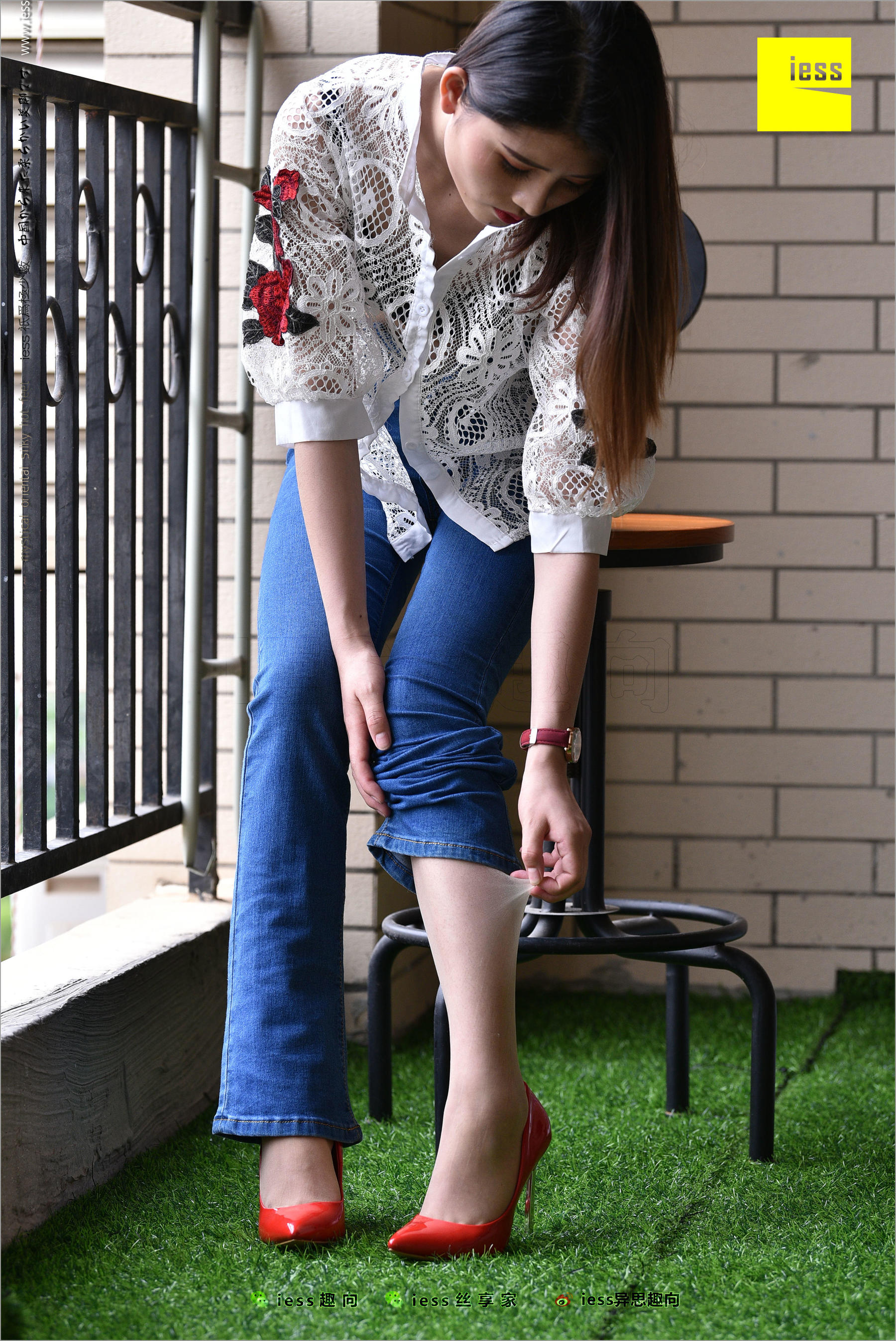 Guangyan's Jeans, New Models and Red High Heels