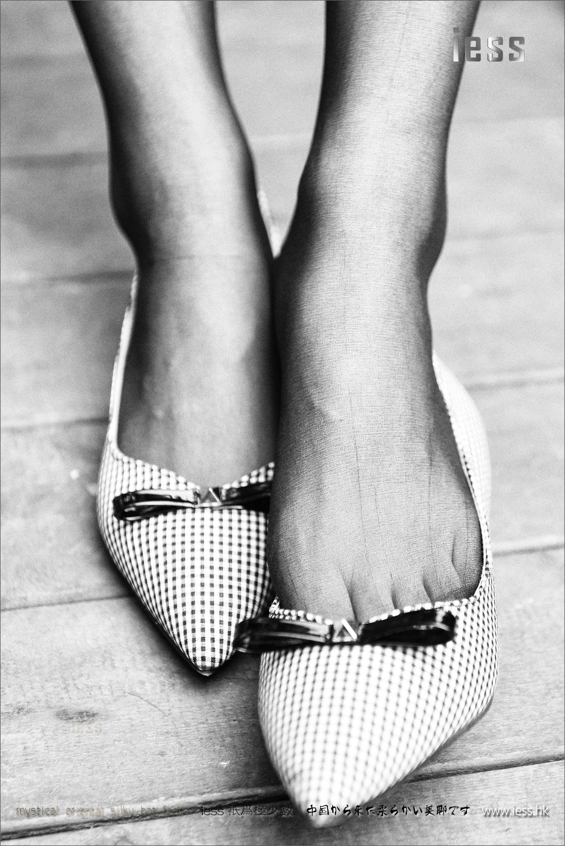 Silk Foot Bento 110 Xiaoxiao Outdoor Black Silk Flat Shoes IESS is thinking about it