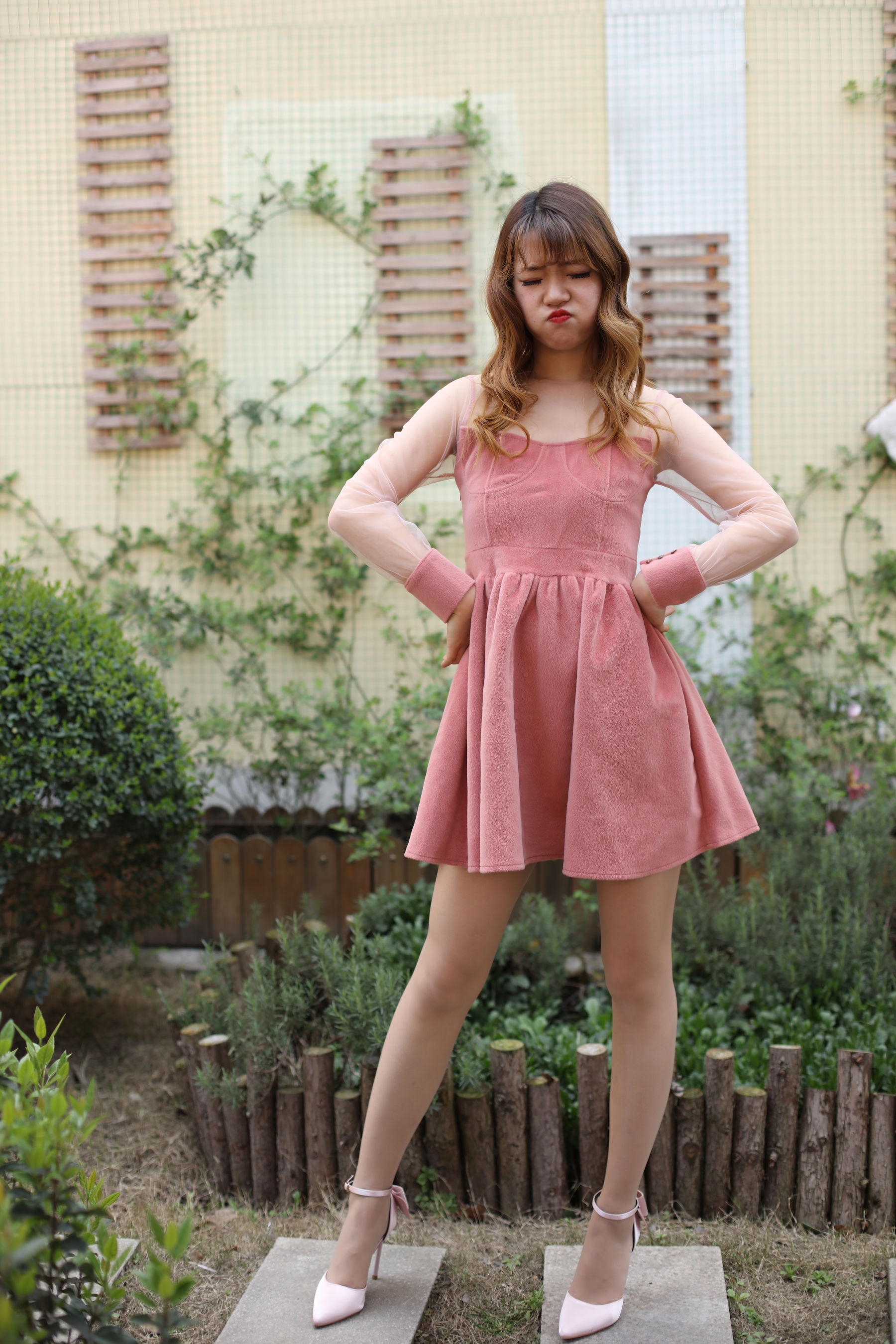 Nai Si NO.052 high tulle and velvet