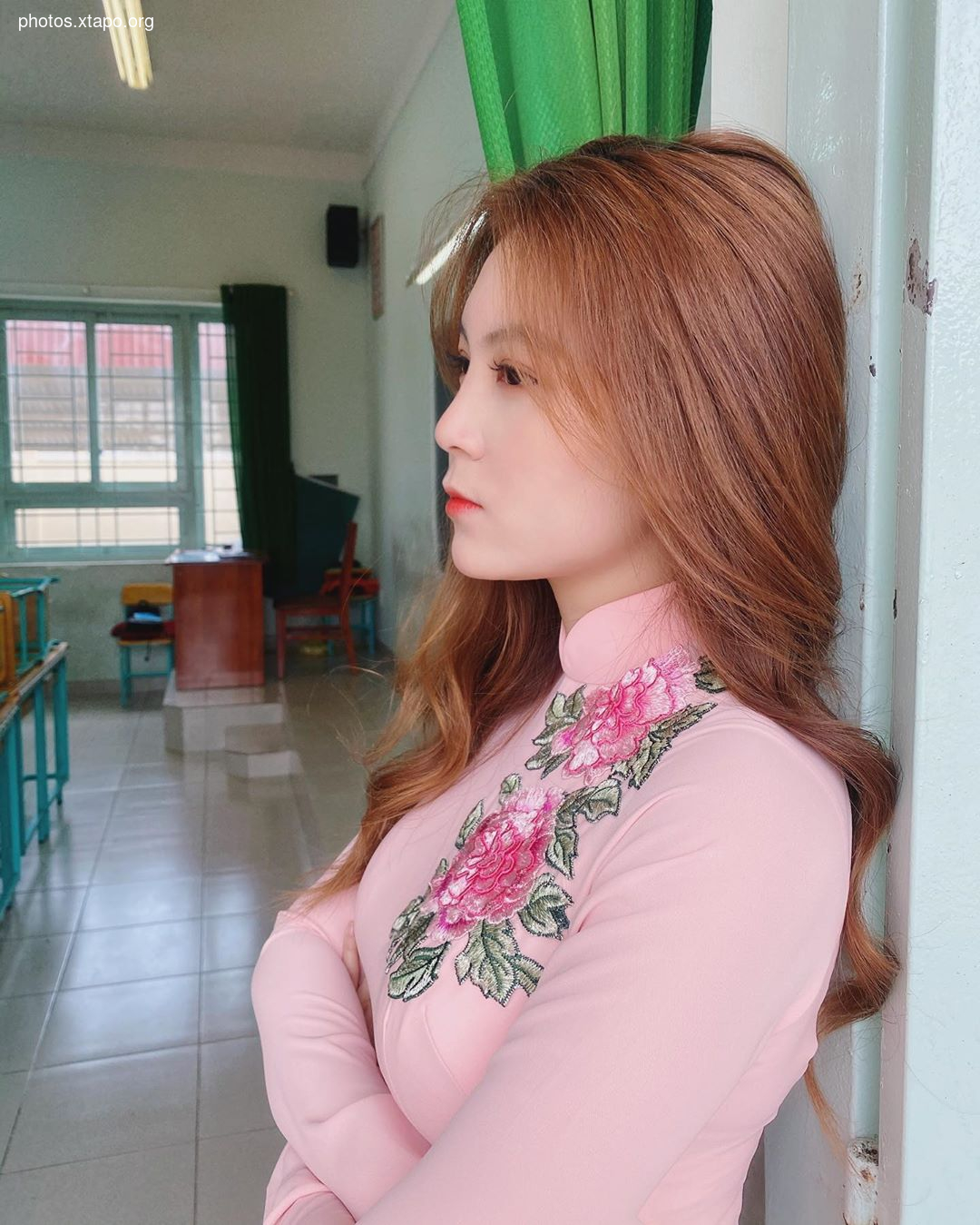 The teachers made parents stand still