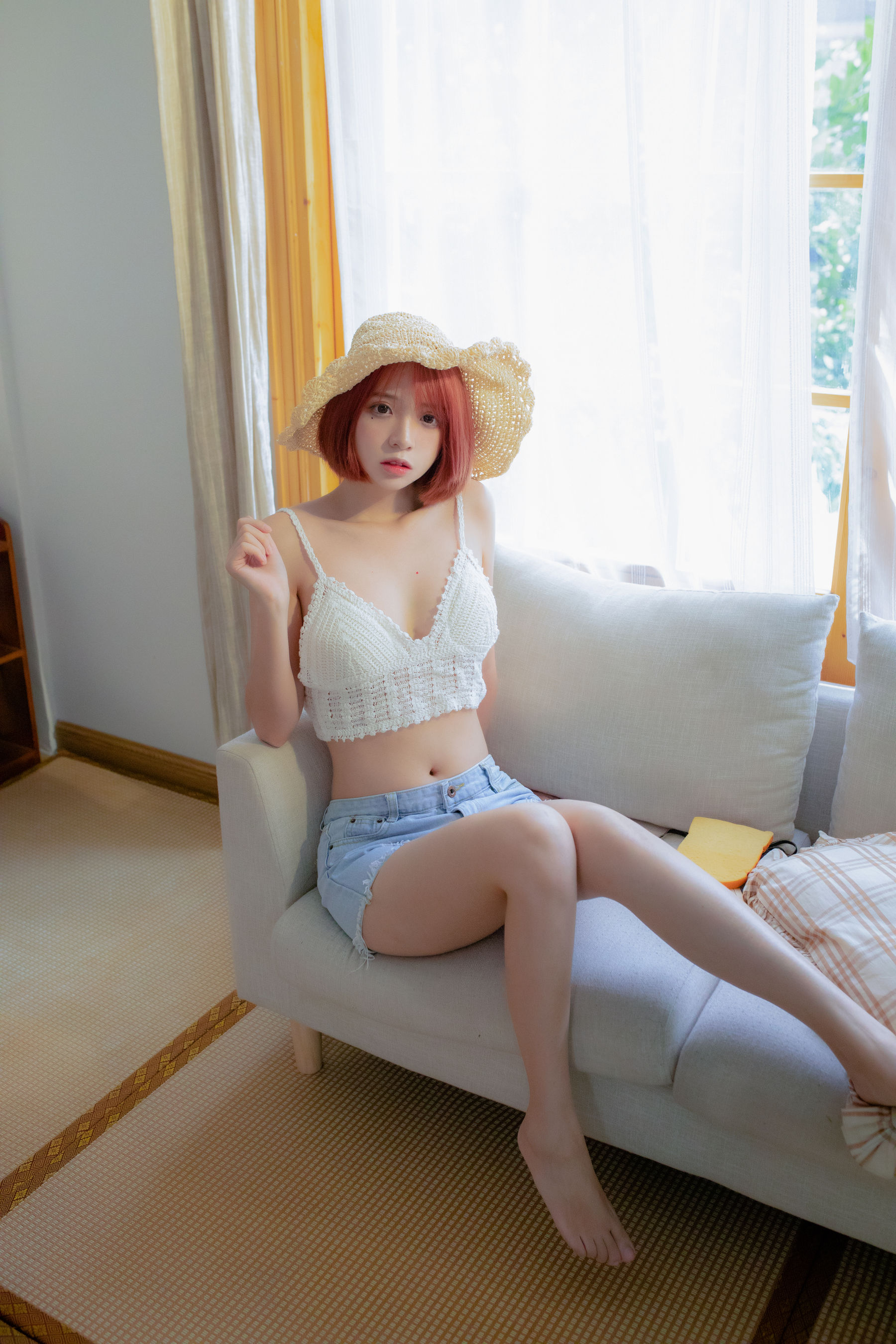 COS Welfare Crazy Cat SS -Straw Hat Girl