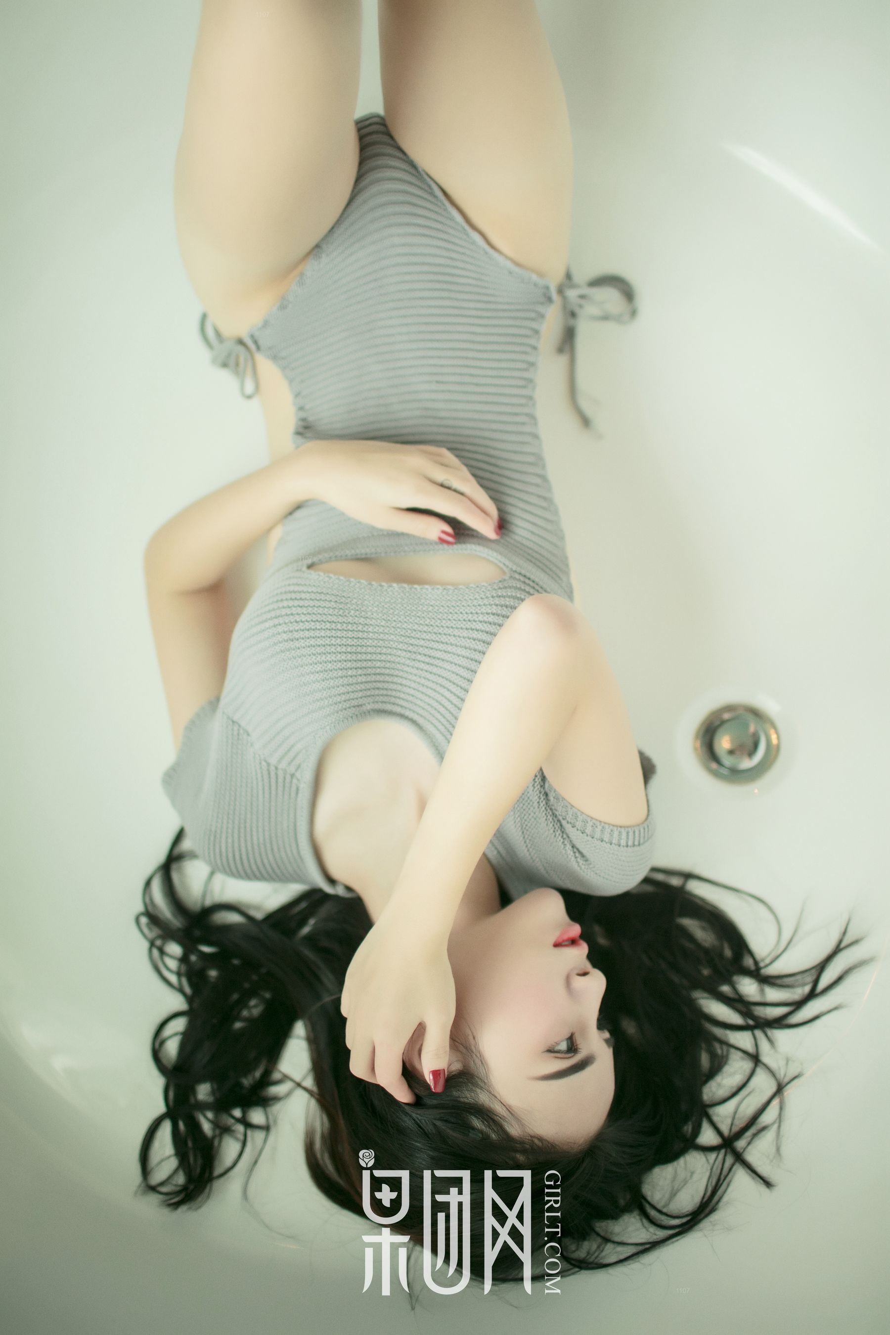 Wanwan Tough Sister Vacuum is beautiful and beautiful, and the bathtub wet body is extremely ecstasy Fruit Group Girlt No.075