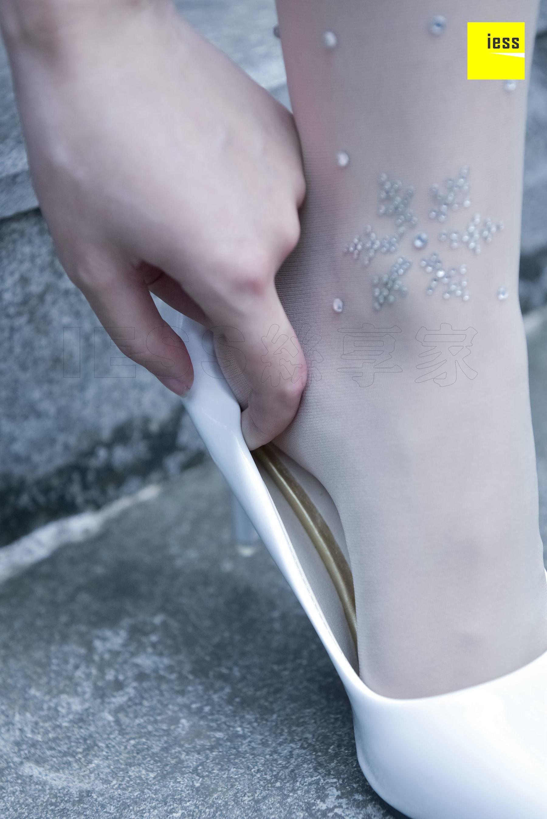 Silkxiang Home 107 Crystal Crystal White Stockings IESS Different Thoughts