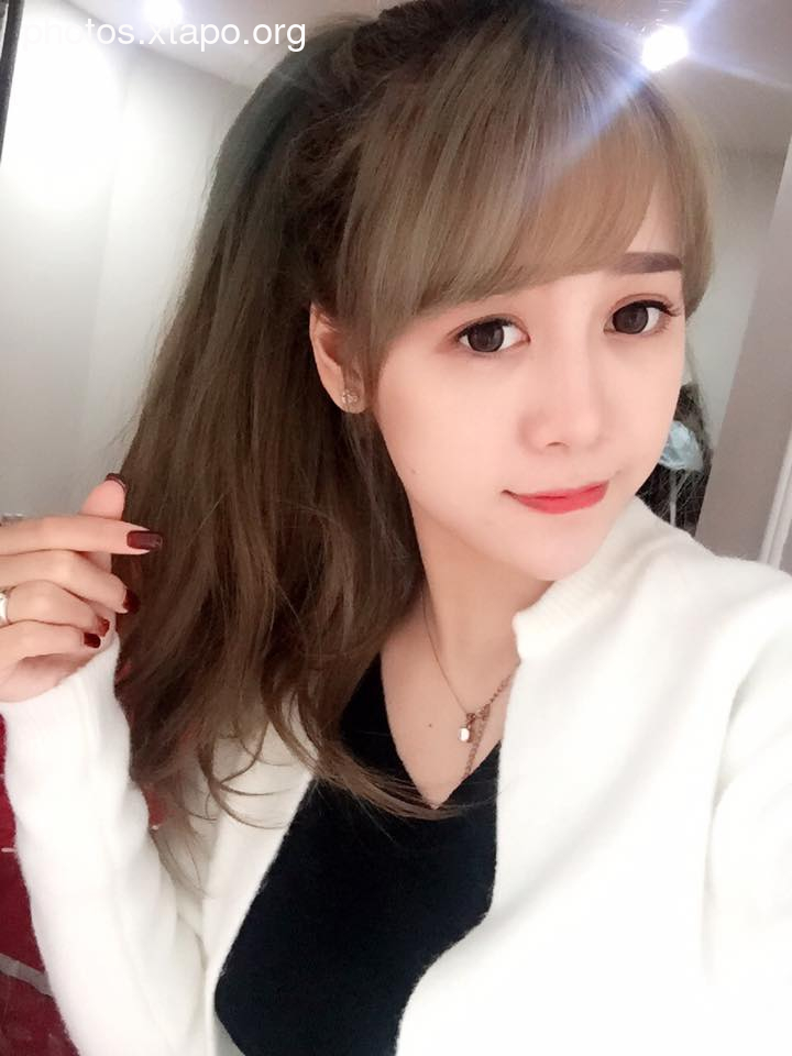 Kim Khanh Cute Picture and Photo