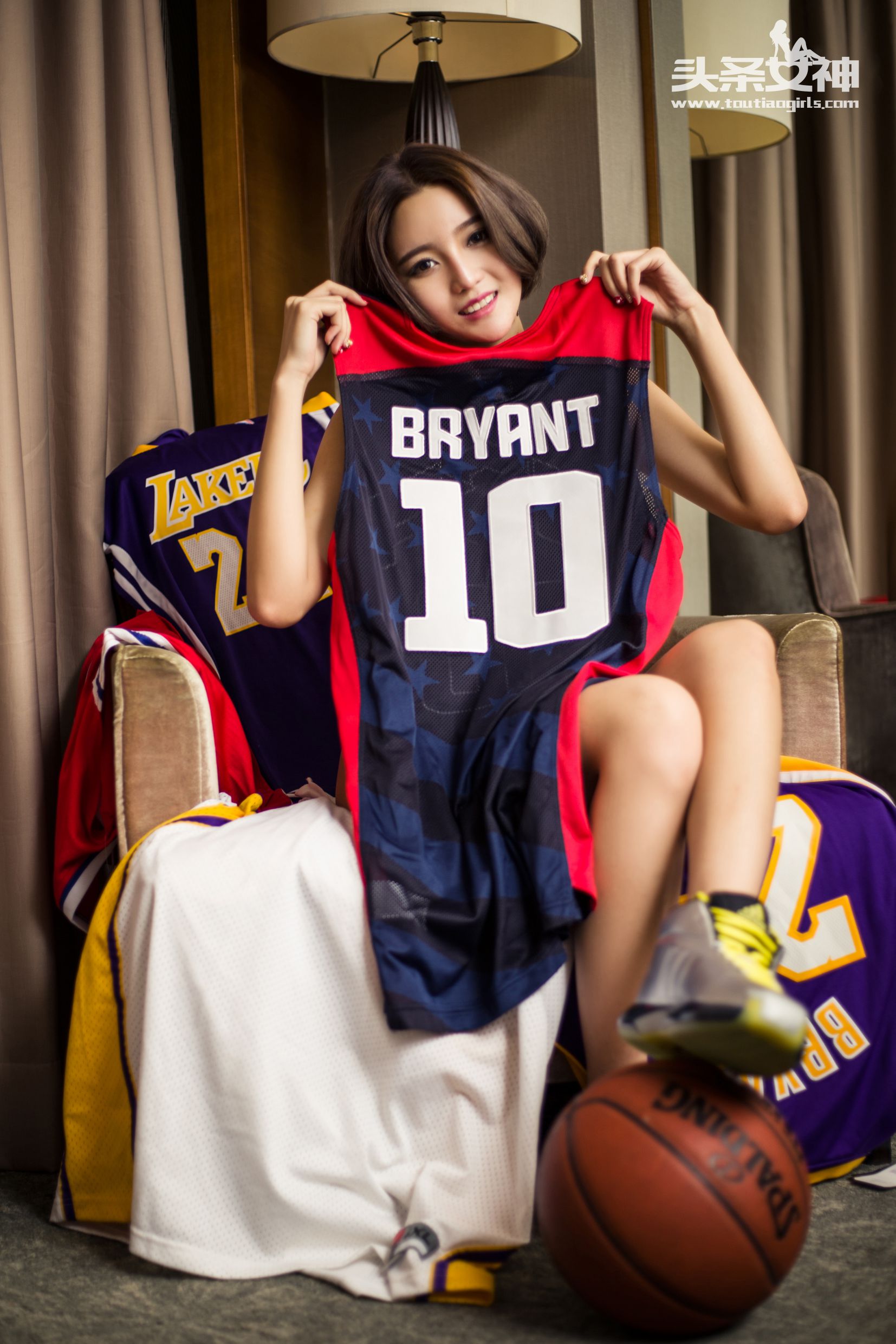 Wen Xue's The Most Beautiful Honey Headline Goddess