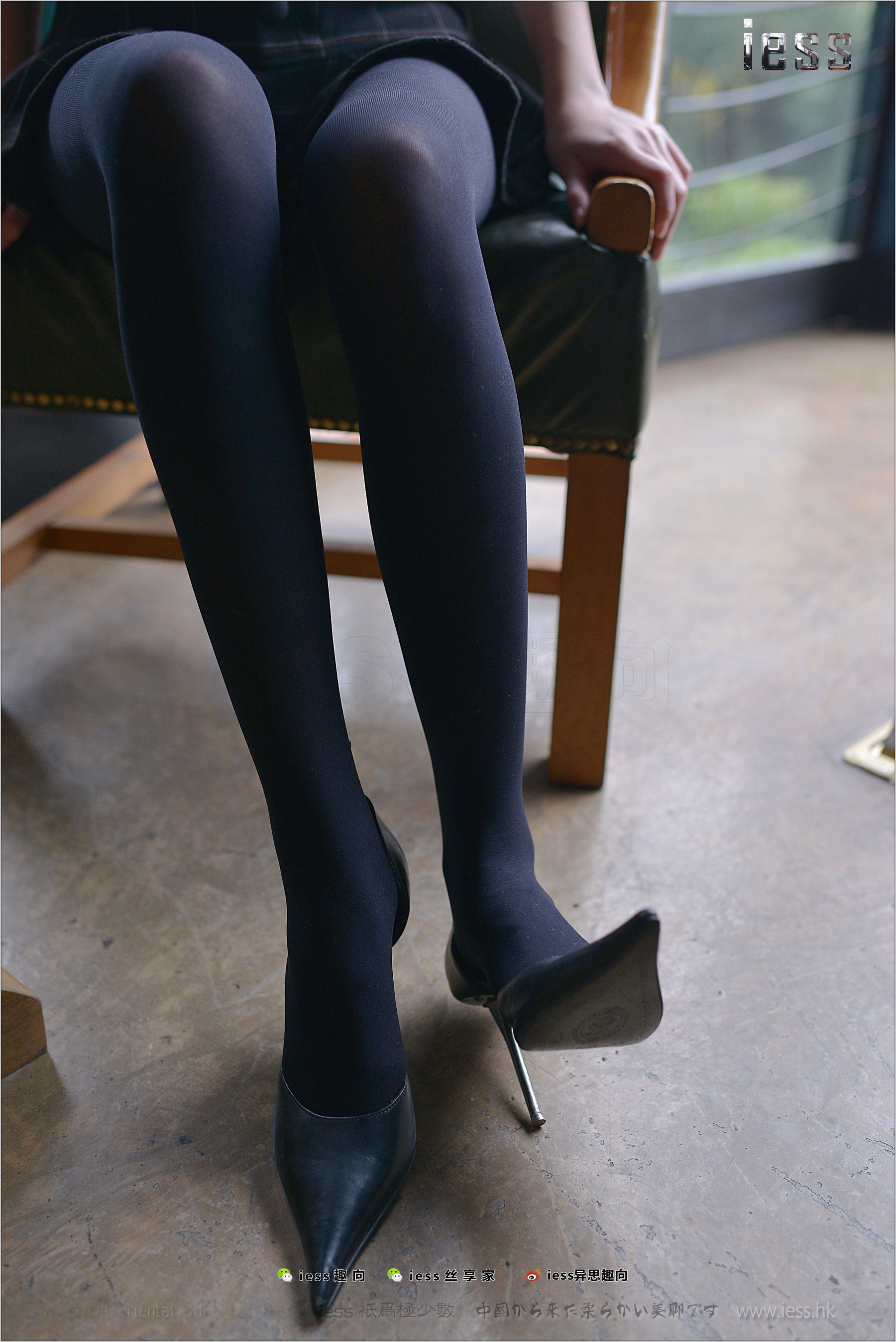 Ruoqi 50D thick black silk and super pointed high heel