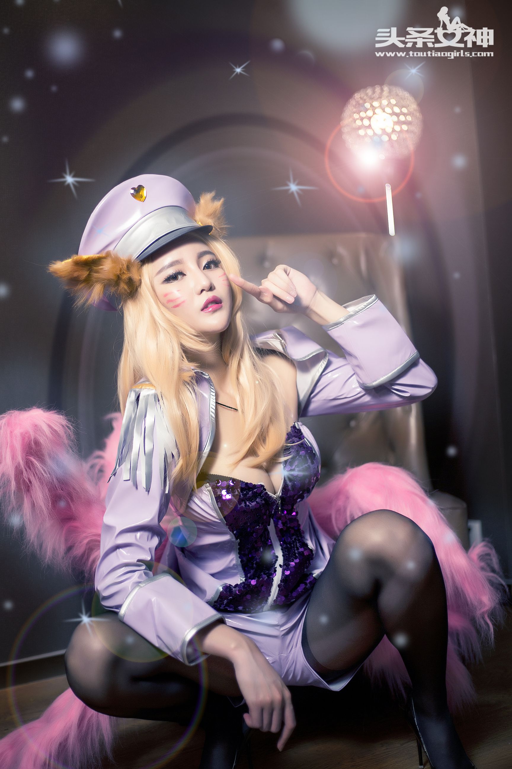 Wenxue Ajiu Jiuwei Xuebao COS Headline Goddess