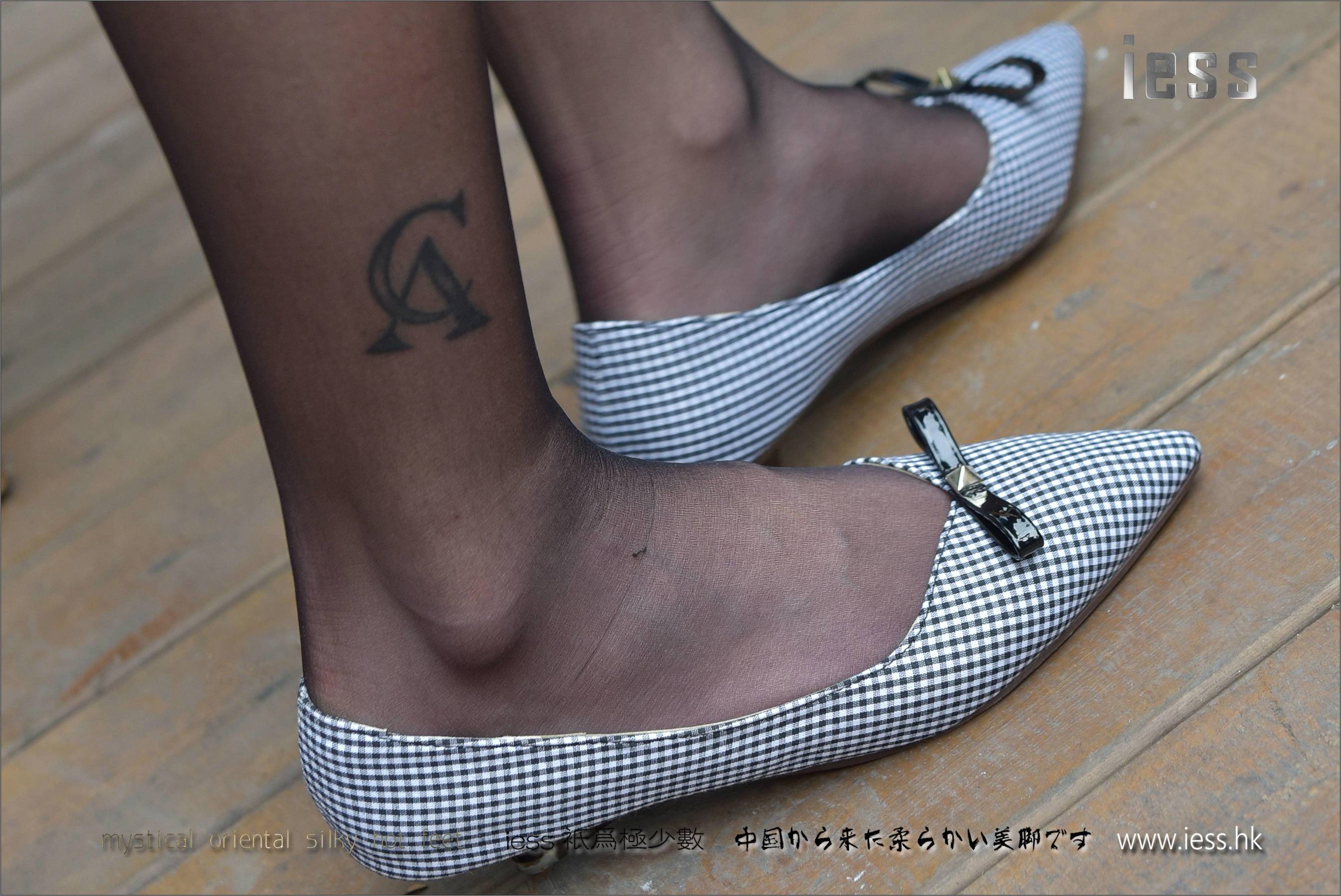 Silk Foot Bento 110 Xiaoxiao Outdoor Black Silk Flat Shoes IESS is thinking about it