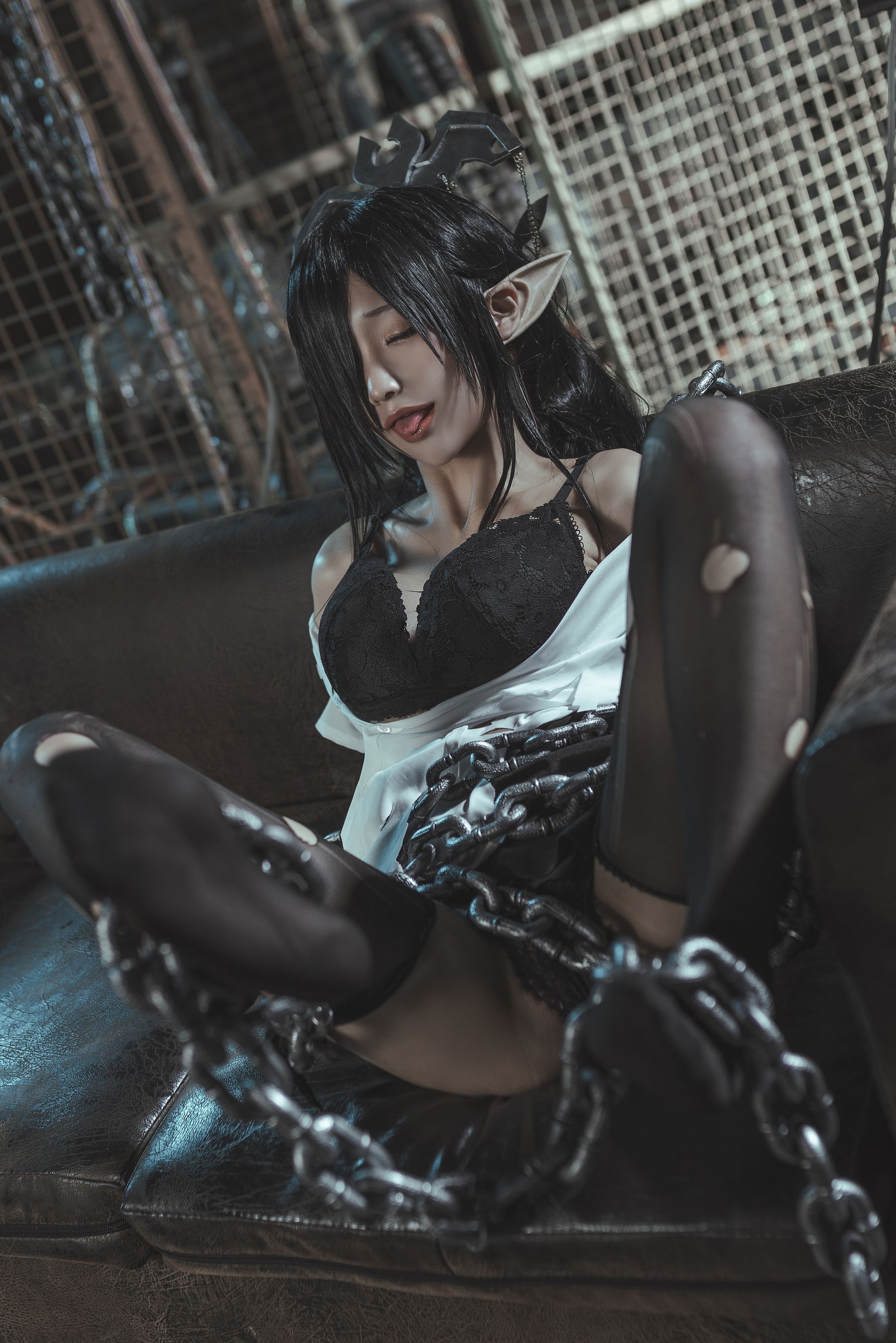 Net Red COSER Photo Anime blogger Stupid Momo -Black Beast Queen OL Uniform