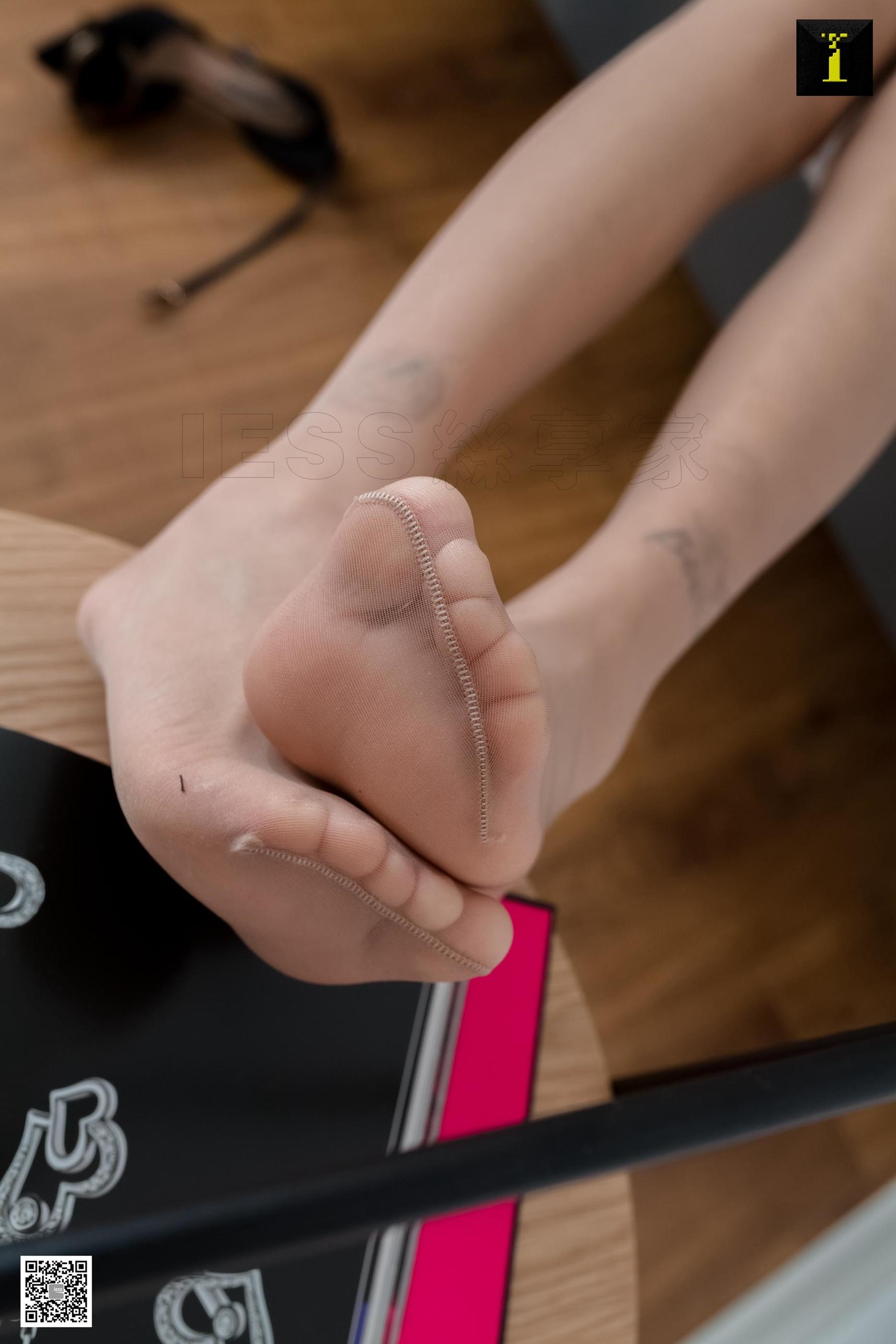 Different Thoughts to IESS Model Xiao Han Xiao Han's Black Cheongsam