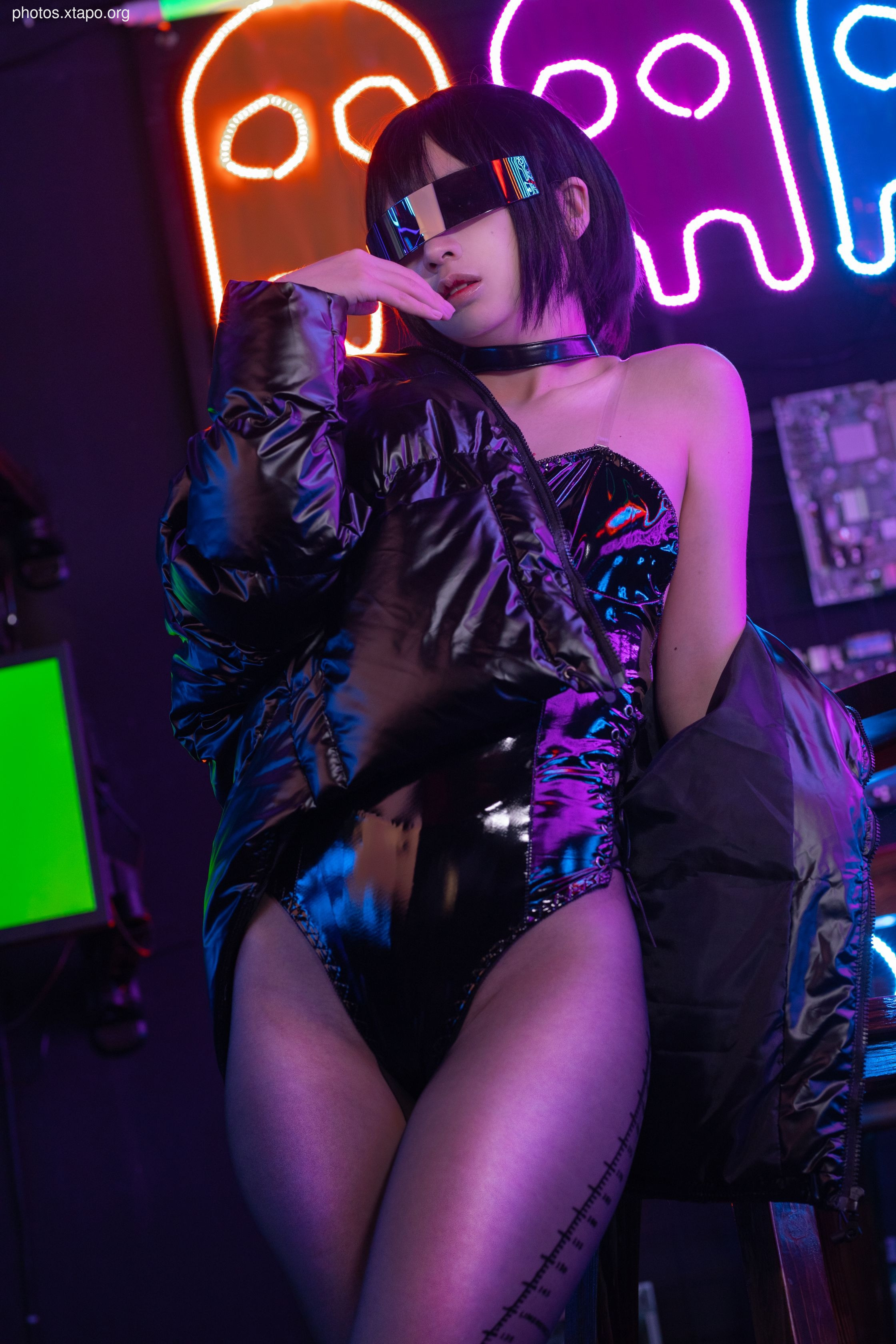 Crazy Cat Caibo Girl 40P-812MB