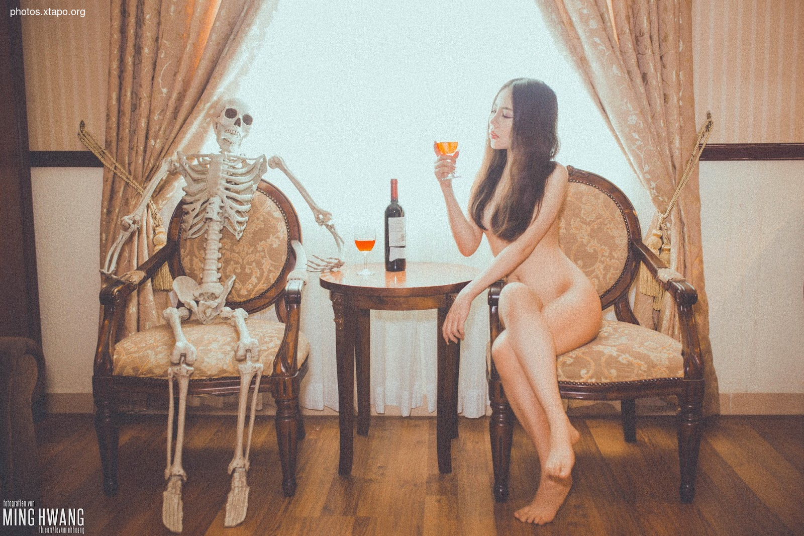 Making friends with pictures, having sex with skeleton