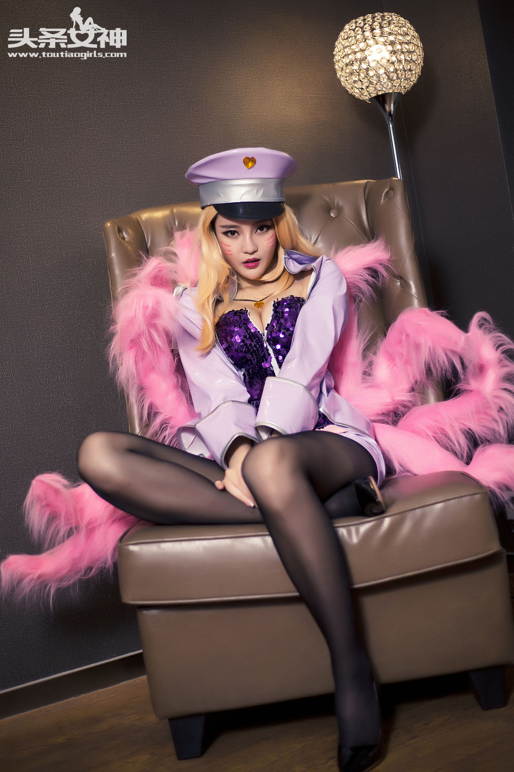 Wenxue Ajiu Jiuwei Xuebao COS Headline Goddess