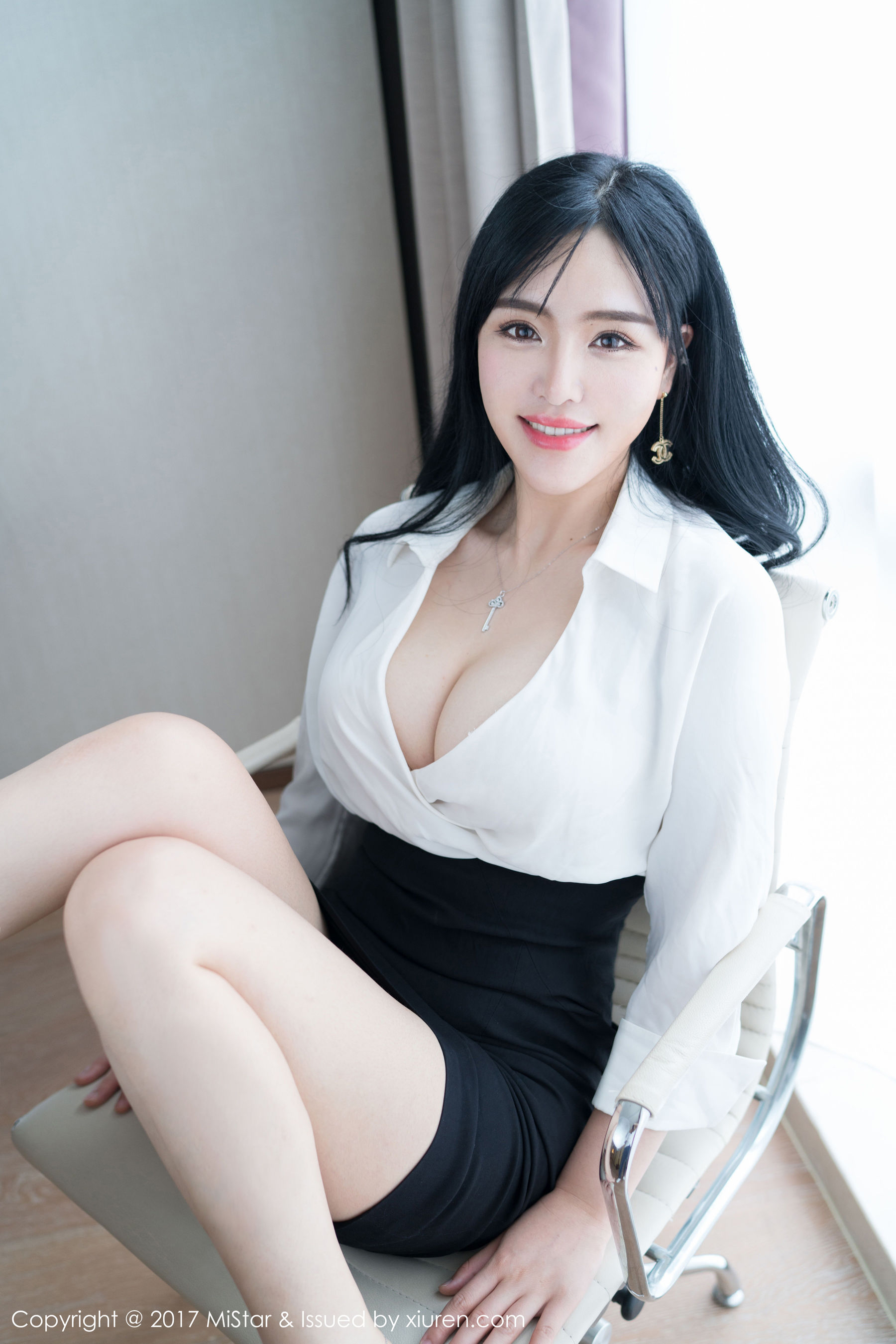 Liu Yuer's Sexy OL Secretary Series Meiyan Society Mistar Vol.172