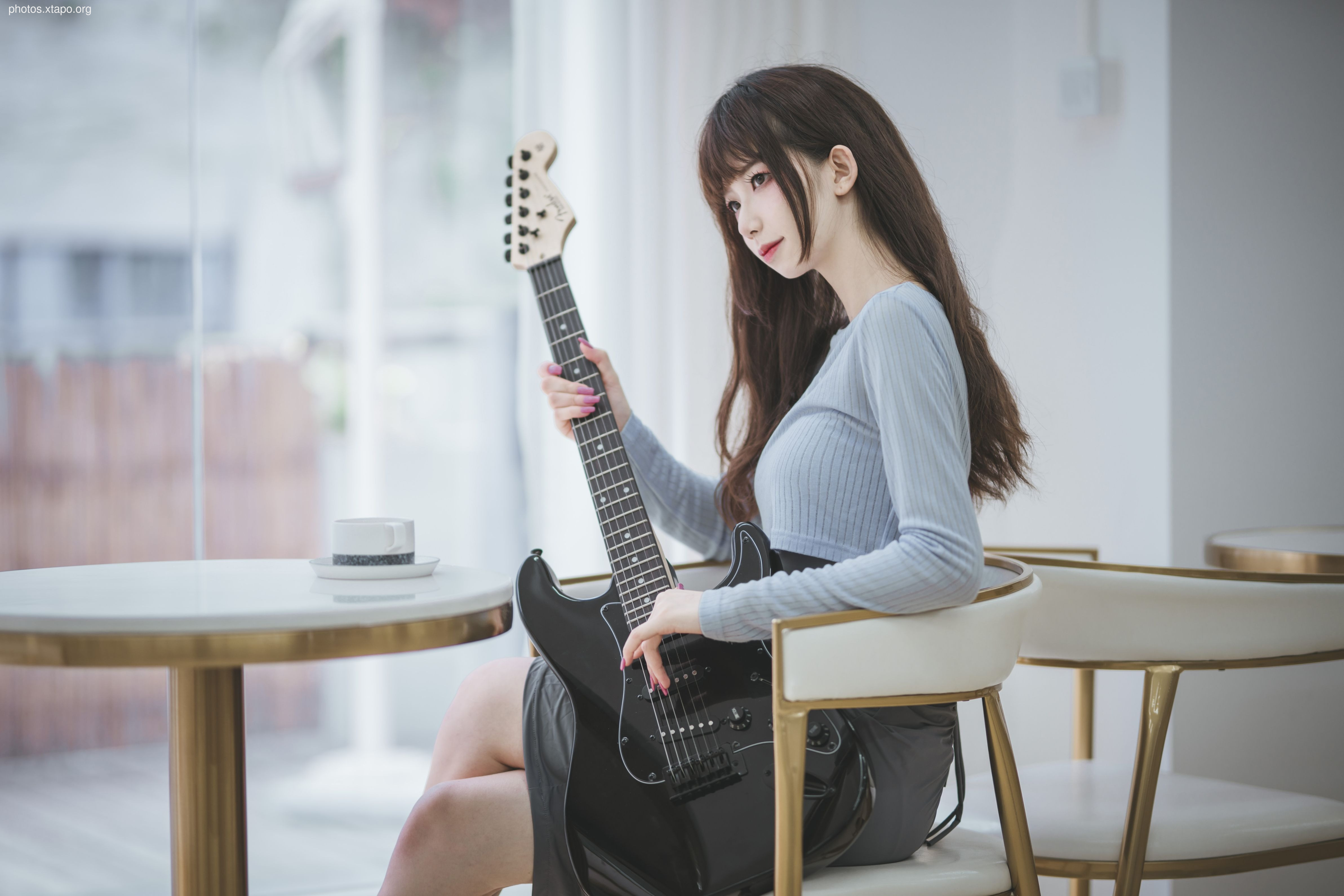 Fengjiang Guitar Sister