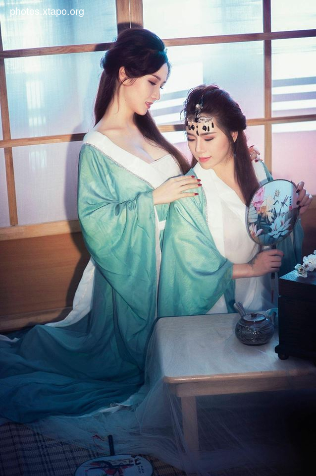 First of all, To Nga Phuong Vy is sister, I'm Phuong Oanh