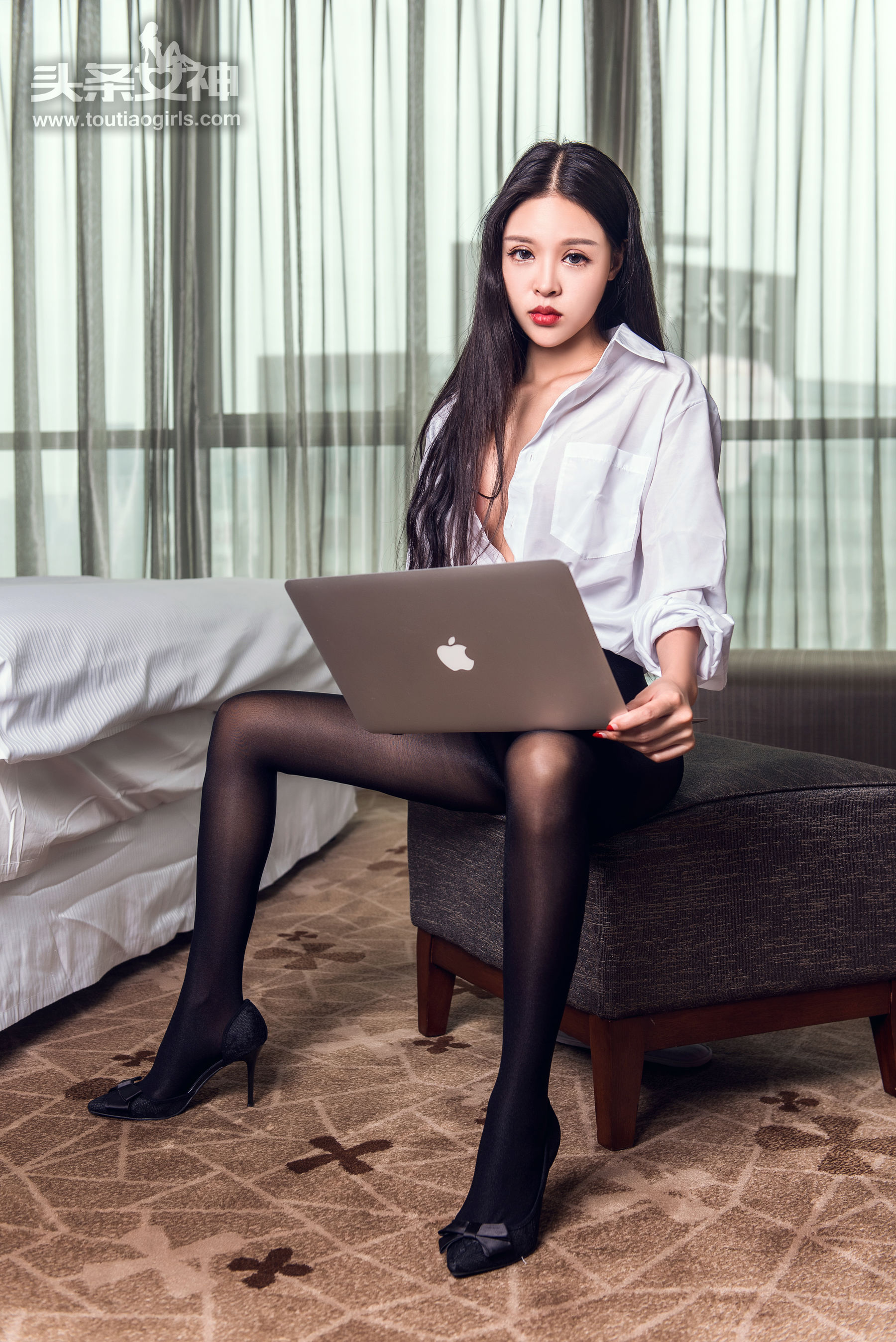 Malling Aoi Beauty Secretary Headline Goddess