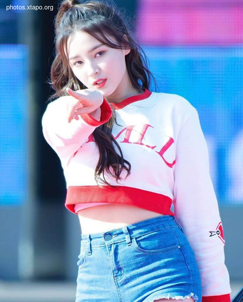 Nancy Momoland,