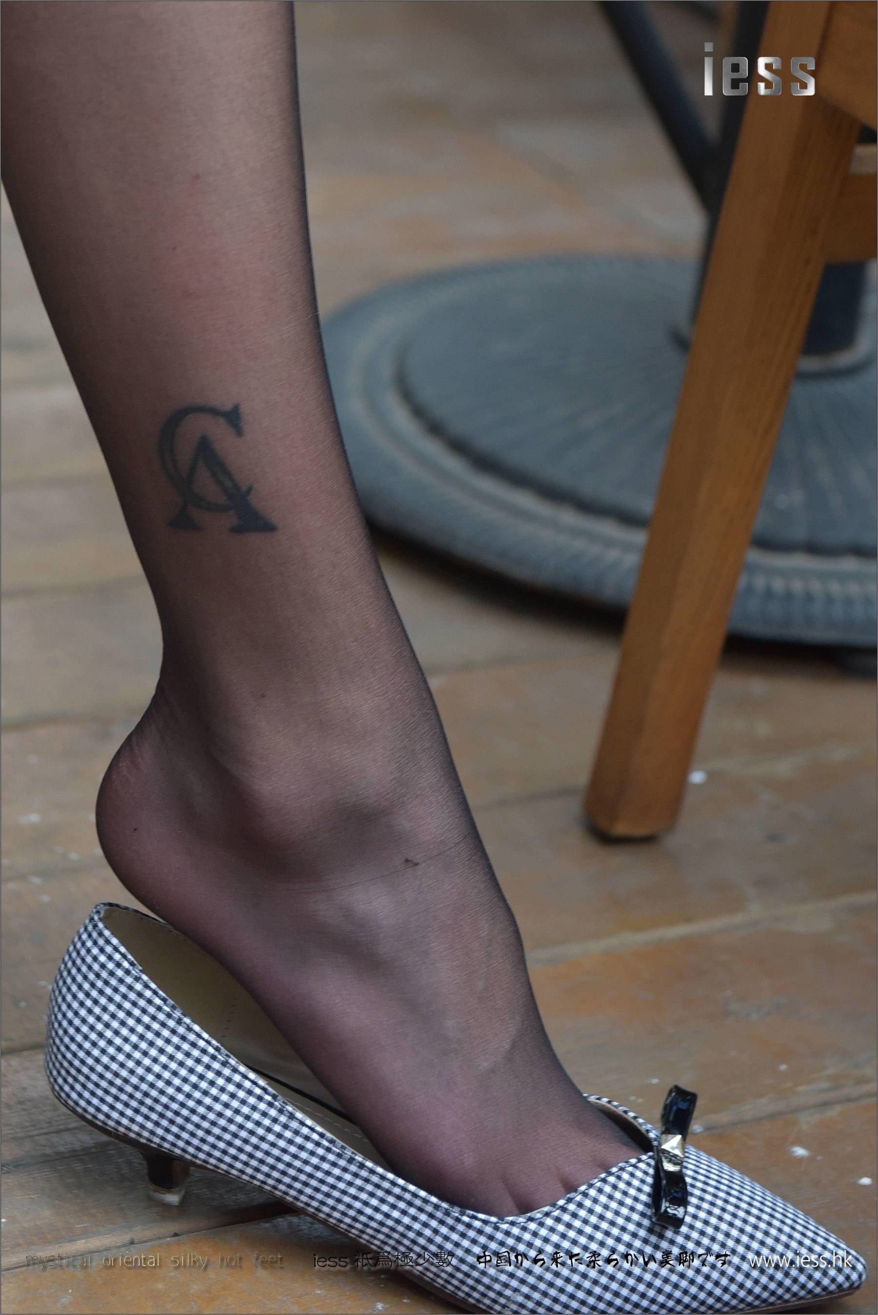 Silk Foot Bento 110 Xiaoxiao Outdoor Black Silk Flat Shoes IESS is thinking about it