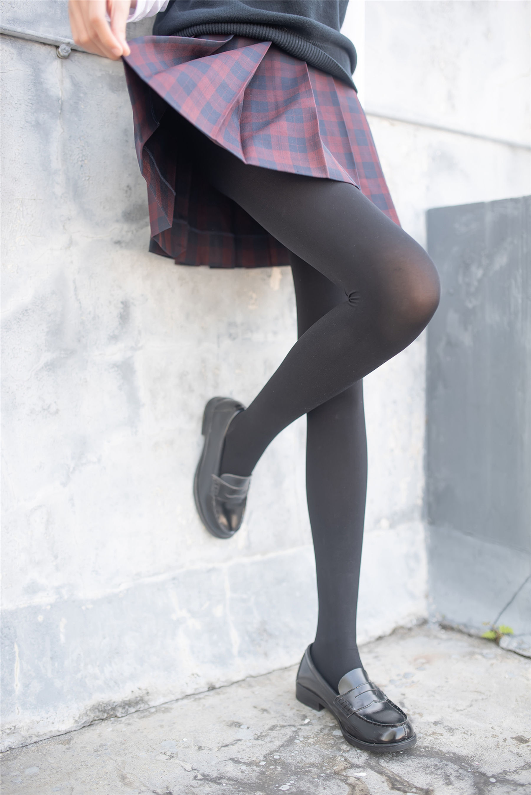 Field of Wind NO.147 Red Black Skirt thick black silk