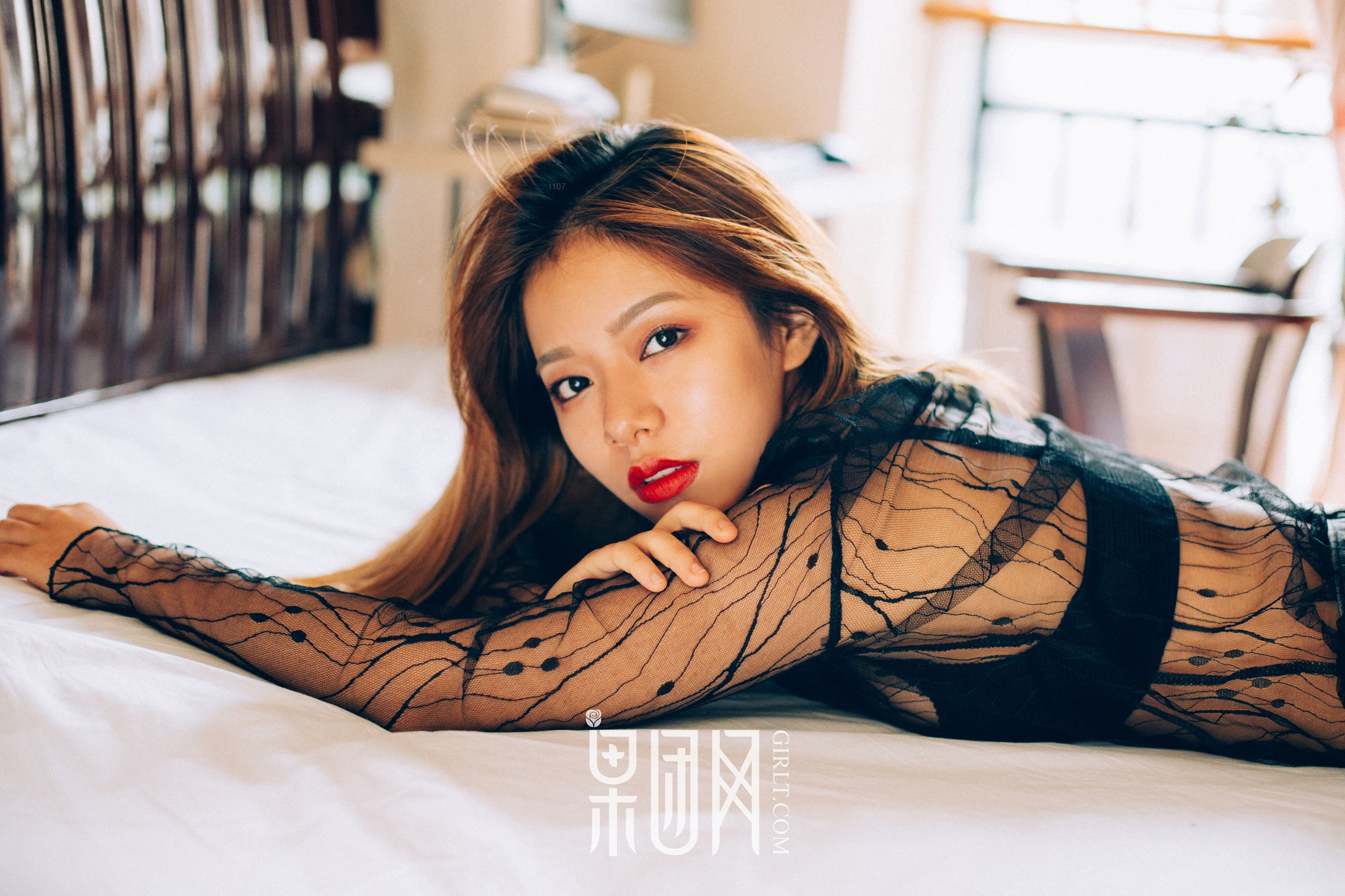 Sexy girl crispy breasts and hips black silk stingy fruit group network Girlt No.068