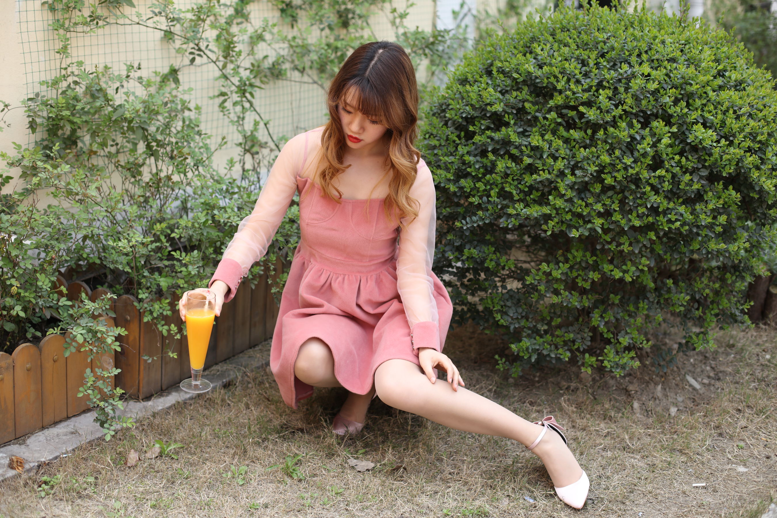 Nai Si NO.052 high tulle and velvet