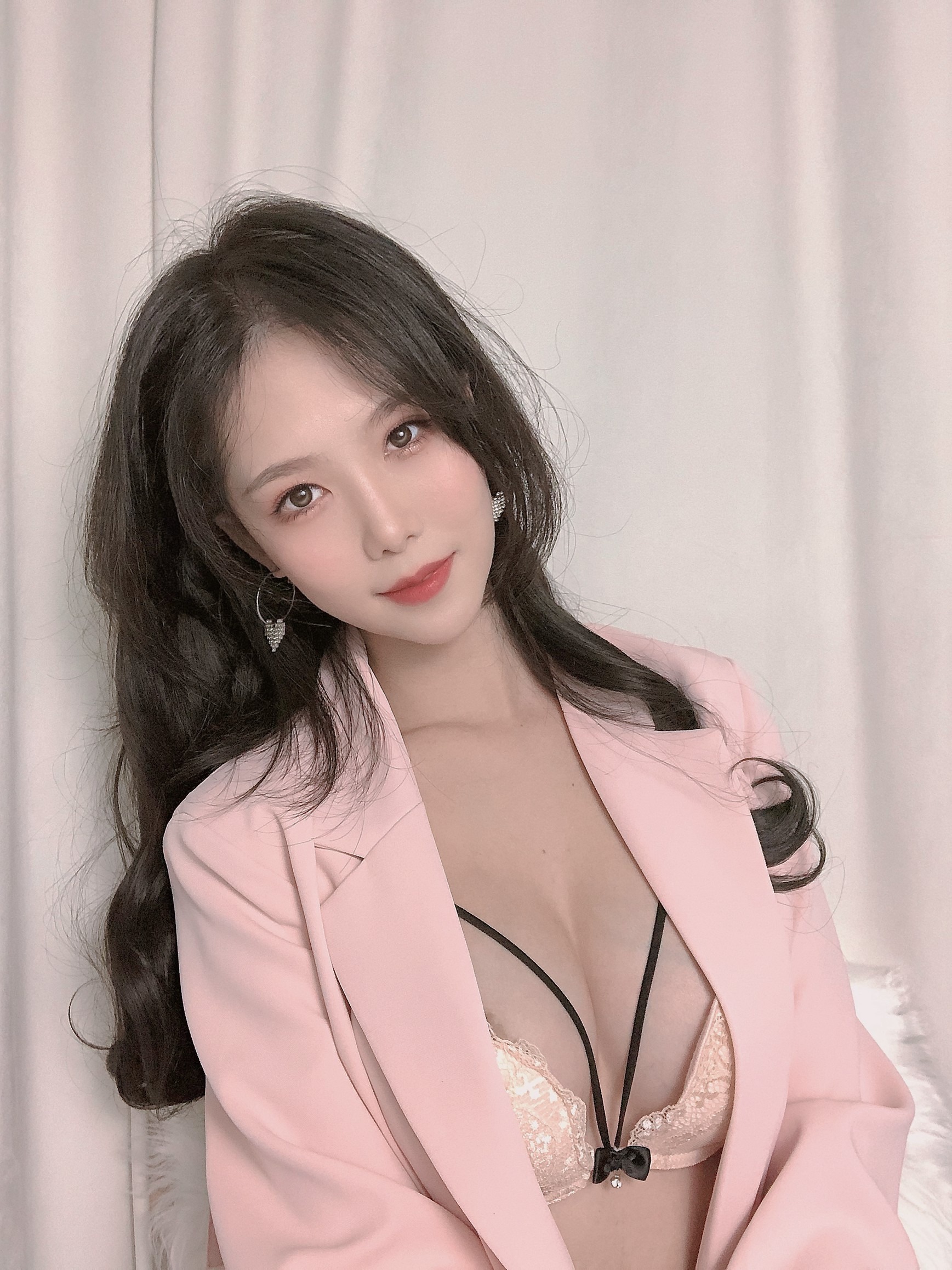 Dou Niang-Lee Shi-Pink Suit [26P]