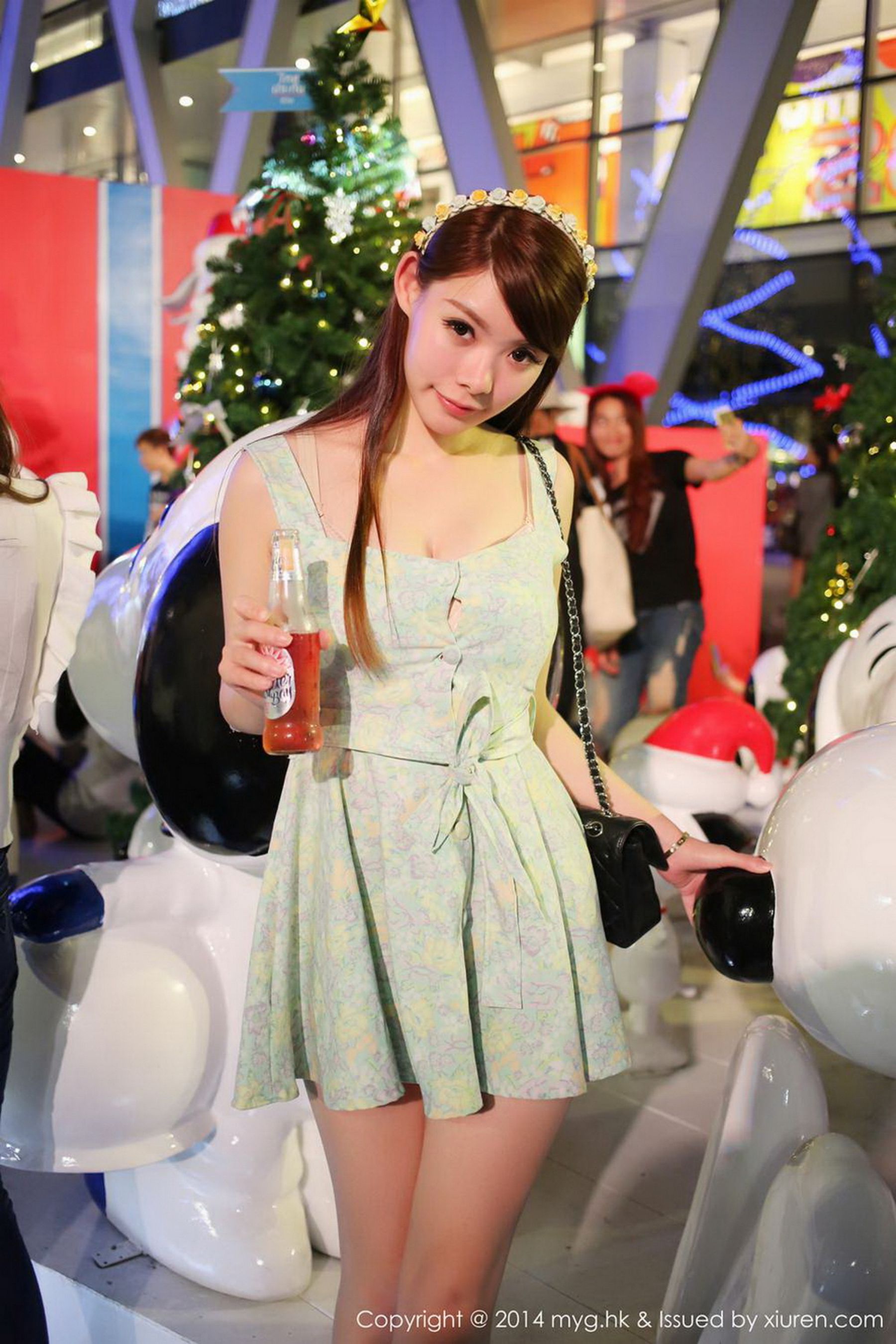 Mara sauce Thailand Travel sexy underwearshort skirt street shot