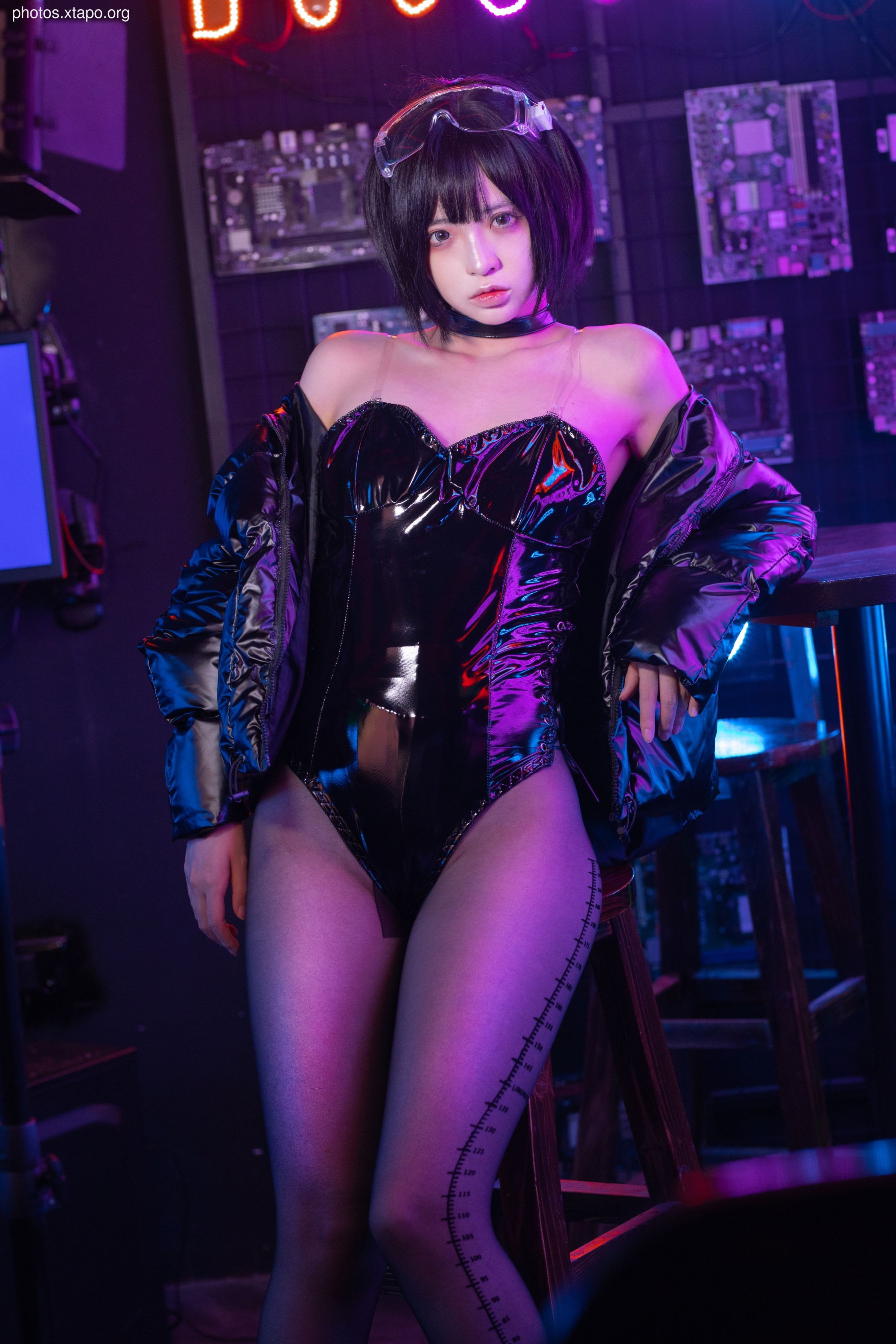 Crazy Cat Caibo Girl 40P-812MB