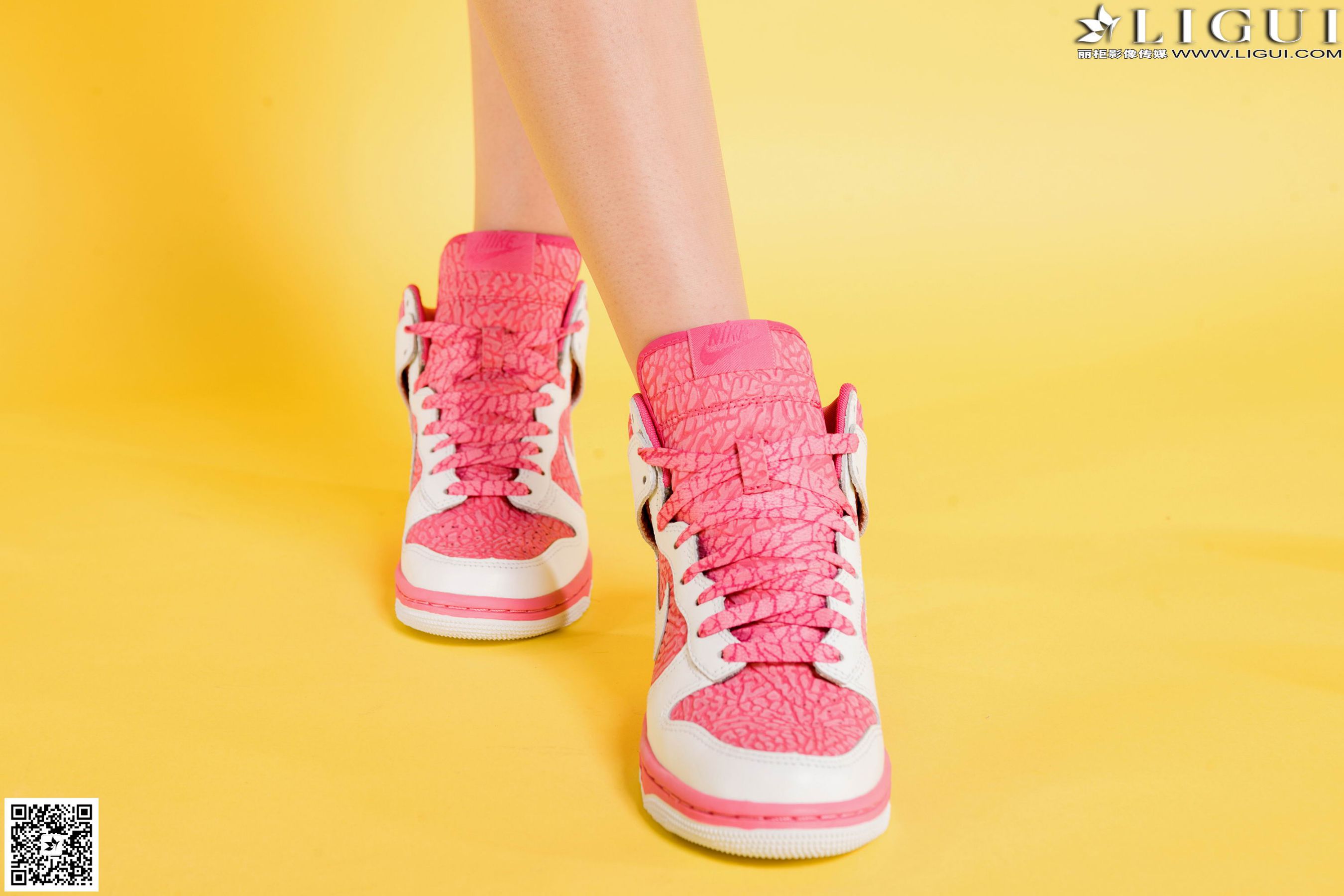 Ligui Model Yuner Basketball Girl Badminton Series beautiful legs jade foot photo picture