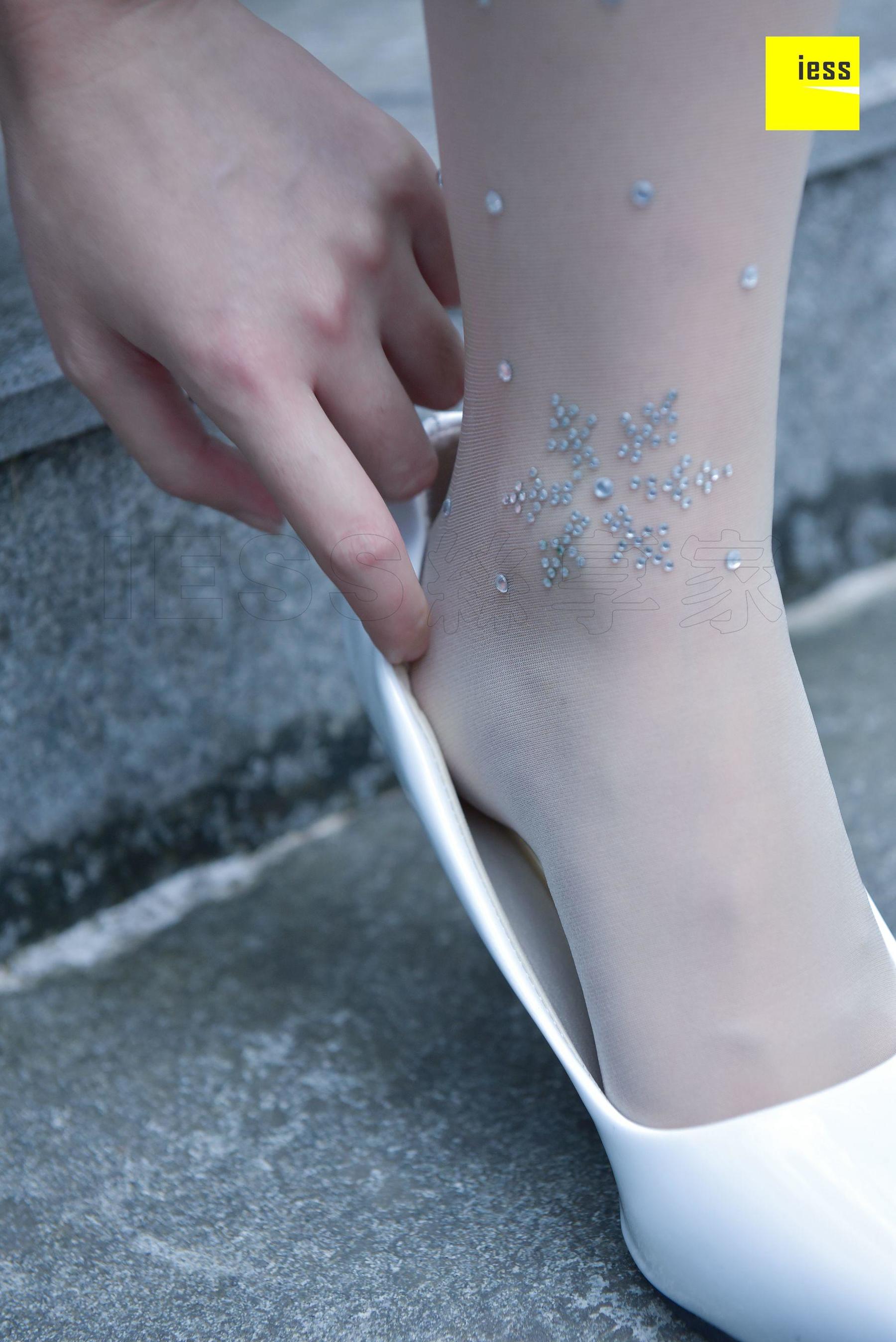 Silkxiang Home 107 Crystal Crystal White Stockings IESS Different Thoughts