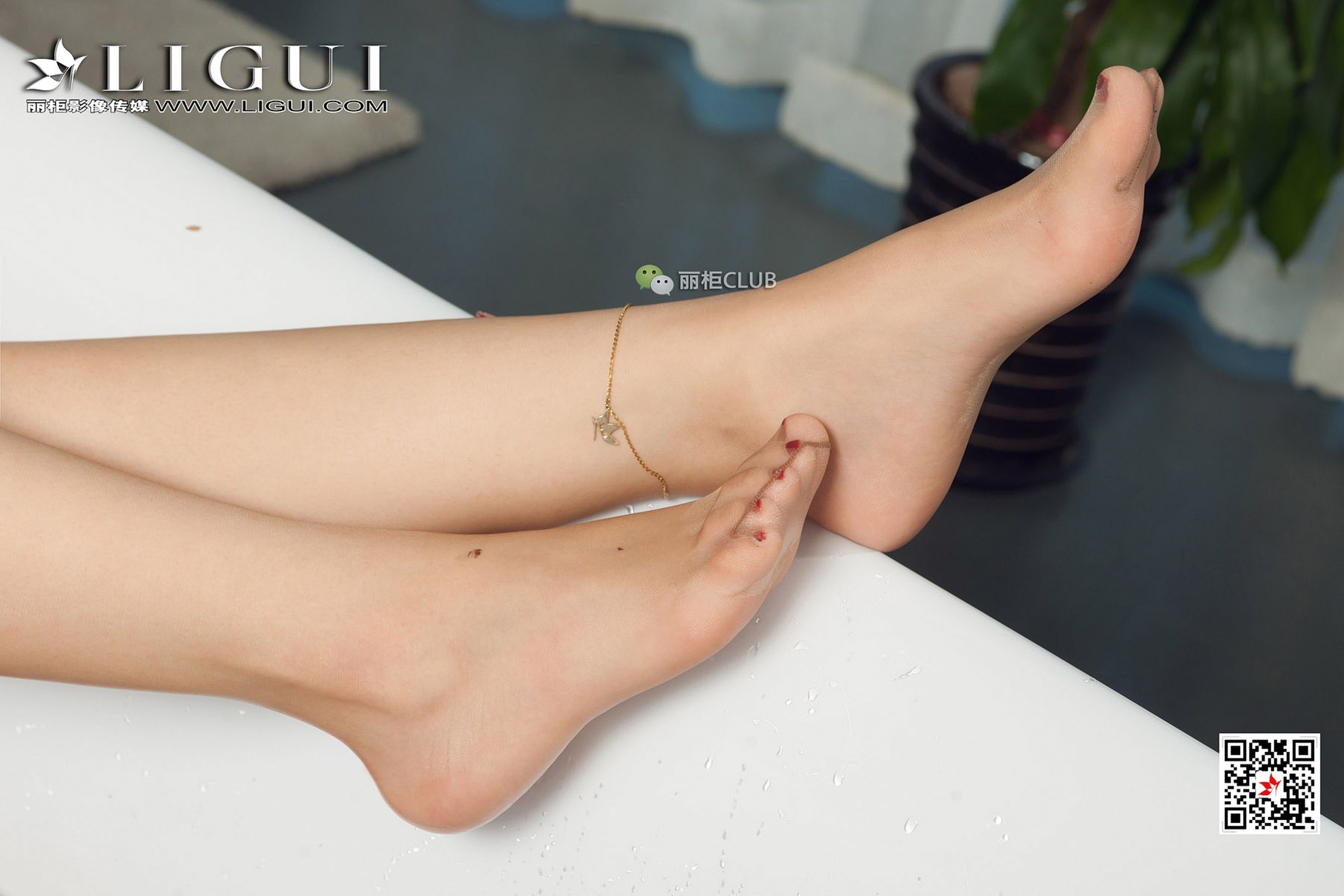 Footmaker YOKI Private House Silk Foot Li Cabinel LIGUI