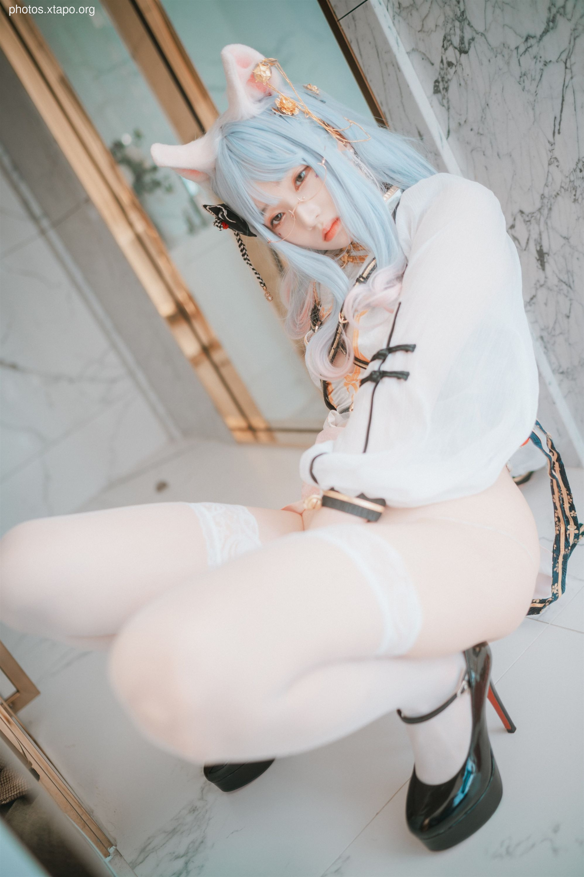 Djawa Photo - Bambi (밤비) - The cat wears an qípáo