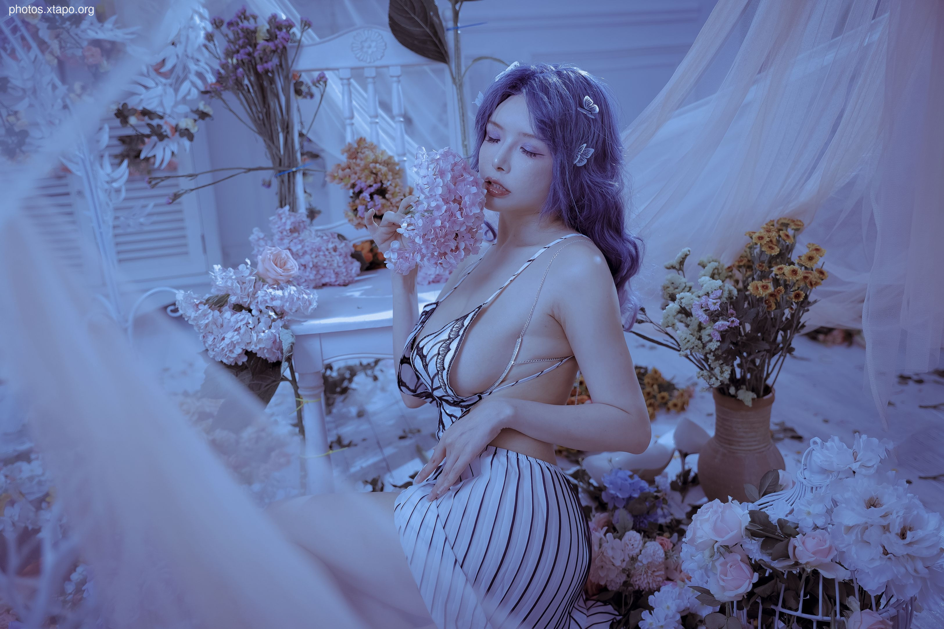 Autumn and Corgi -Mrs. Butterfly 61P1V1.2G